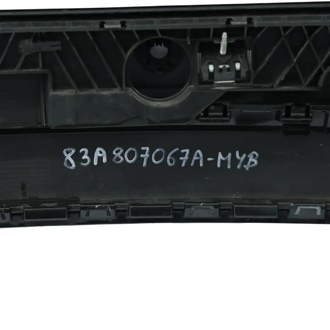 Tylny Zderzak Mythical Black Czarny Metalik - Y9T do Audi Q3 8U o numerze 83A807067A Audi Q3 8U Tylny Zderzak Mythical Black Czarny Metalik - Y9T - SKU 83A807067A-MYB - Numer Części 83A807067A