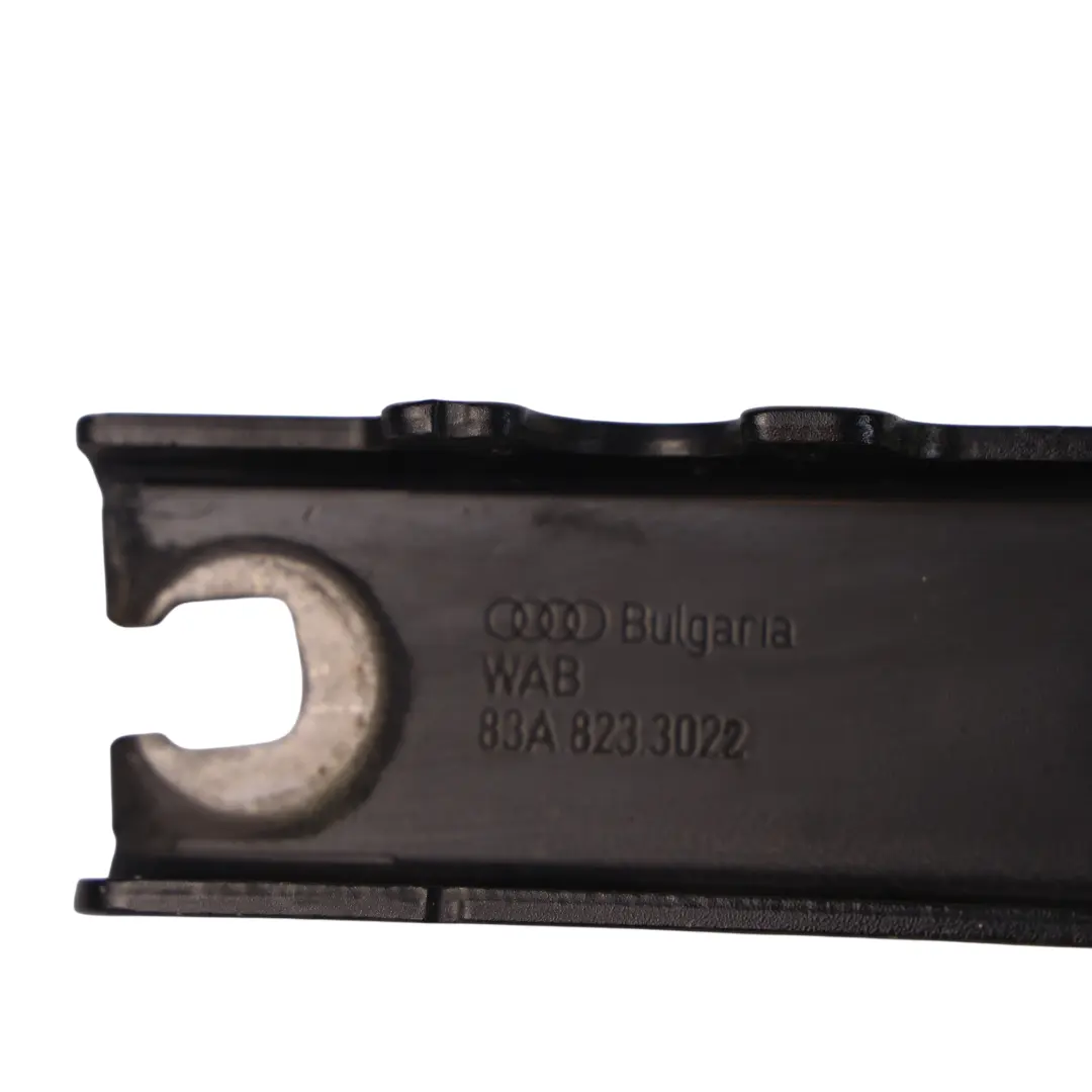 Charnière Capot Droite Noir Mythique Métallisé - Y9T 83A823301 pour Audi Q3 F3 à propos du numéro de pièce 83A823302 Audi Q3 F3 Charnière Capot Droite Noir Mythique Métallisé - Y9T 83A823301 - SKU 83A823302-MYB - Numéro de pièce 83A823302