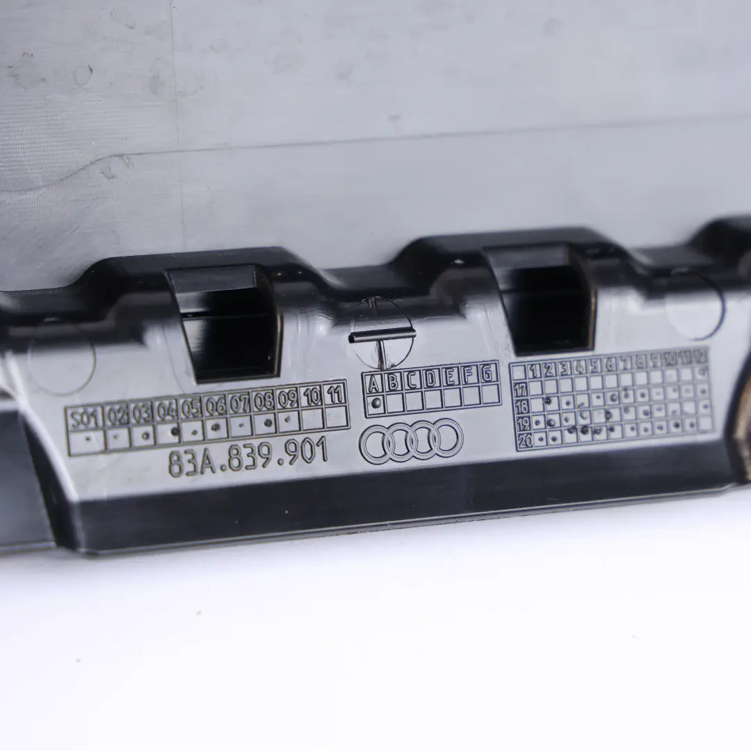 Exterior Tür B Säule Trim Abdeckung Schwarz Hinten Links für Audi Q3 F3 mit Teilenummer 83A839901 Audi Q3 F3 Exterior Tür B Säule Trim Abdeckung Schwarz Hinten Links - SKU 83A839901 - Teilenummer 83A839901