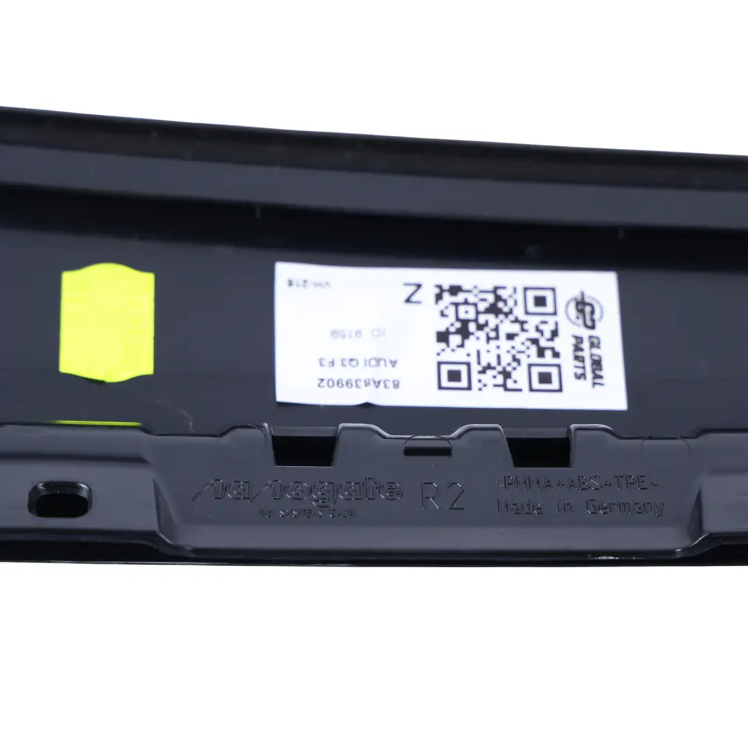 Rivestimento Della Porta Esterna B Nero Posteriore Destro per Audi Q3 F3 con numero di parte 83A839902 Audi Q3 F3 Rivestimento Della Porta Esterna B Nero Posteriore Destro - SKU 83A839902 - Numero di parte 83A839902