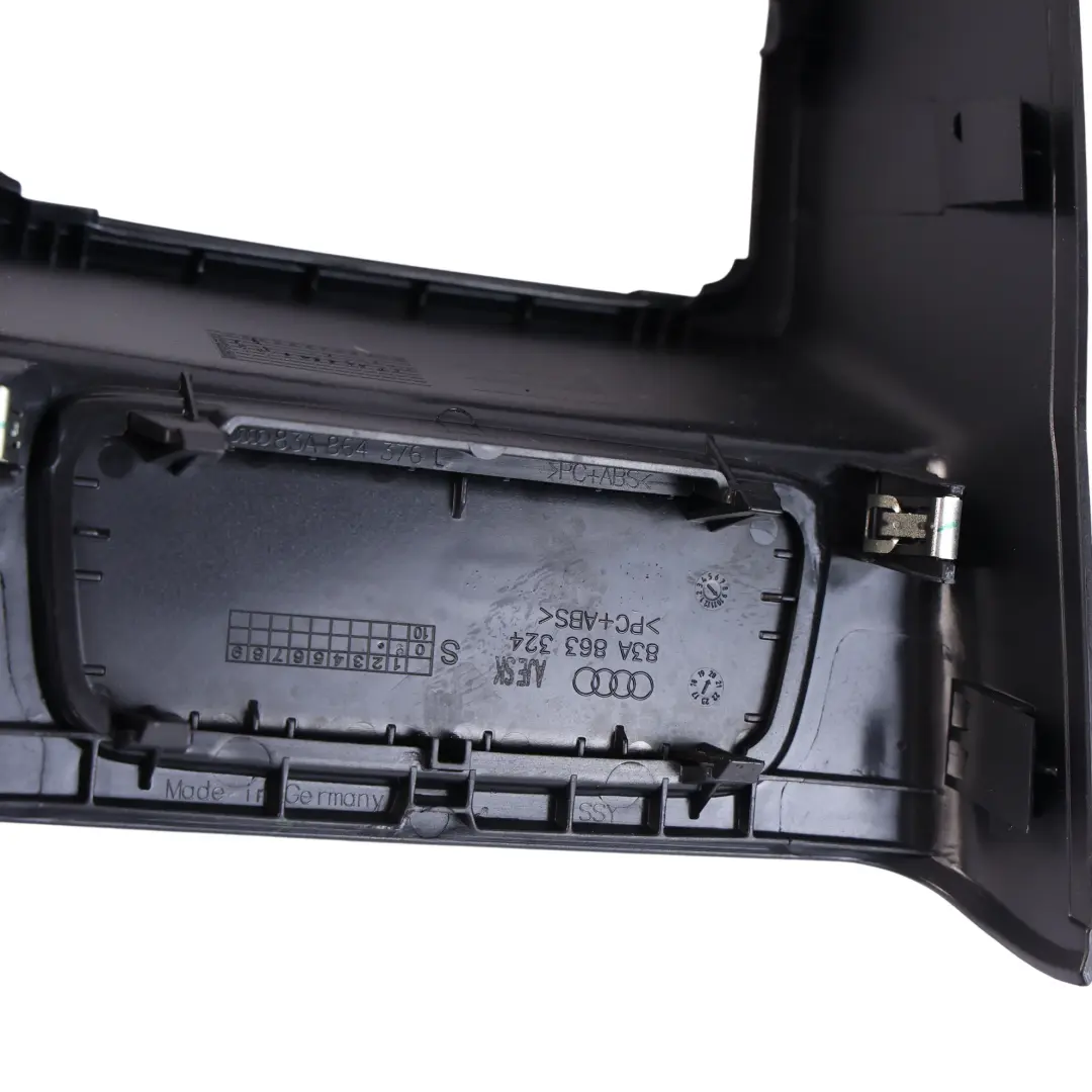 Mittelkonsole Hinten Verkleidung Abdeckung Seele Schwarz für Audi Q3 F3 mit Teilenummer 83A863324 Audi Q3 F3 Mittelkonsole Hinten Verkleidung Abdeckung Seele Schwarz - SKU 83A863324 - Teilenummer 83A863324