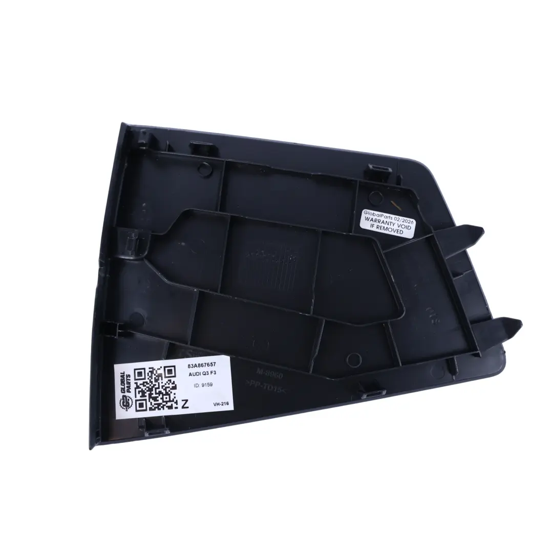 Audi Q3 F3 Osłona Tylnej Lampy Klapy Bagażnika Lewa Czarna - SKU 83A867657 - Numer Części 83A867657