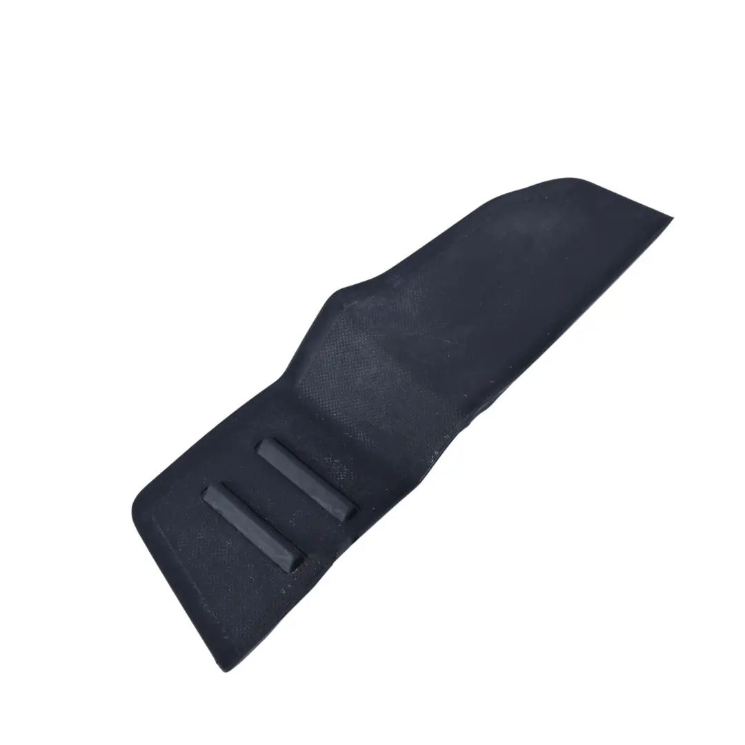 Puerta Delantera Insert Estera Recubrimiento Caucho Derecha para Audi Q3 F3 con número de pieza 83A868134 Audi Q3 F3 Puerta Delantera Insert Estera Recubrimiento Caucho Derecha - SKU 83A868134 - Número de pieza 83A868134