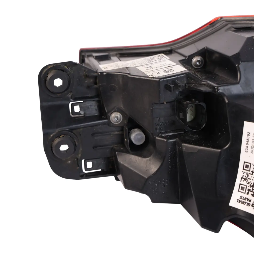 Audi Q3 RSQ3 F3 Luz Exterior Trasera Panel Derecho Lado 83A945094A - SKU 83A945092 - Número de pieza 83A945092