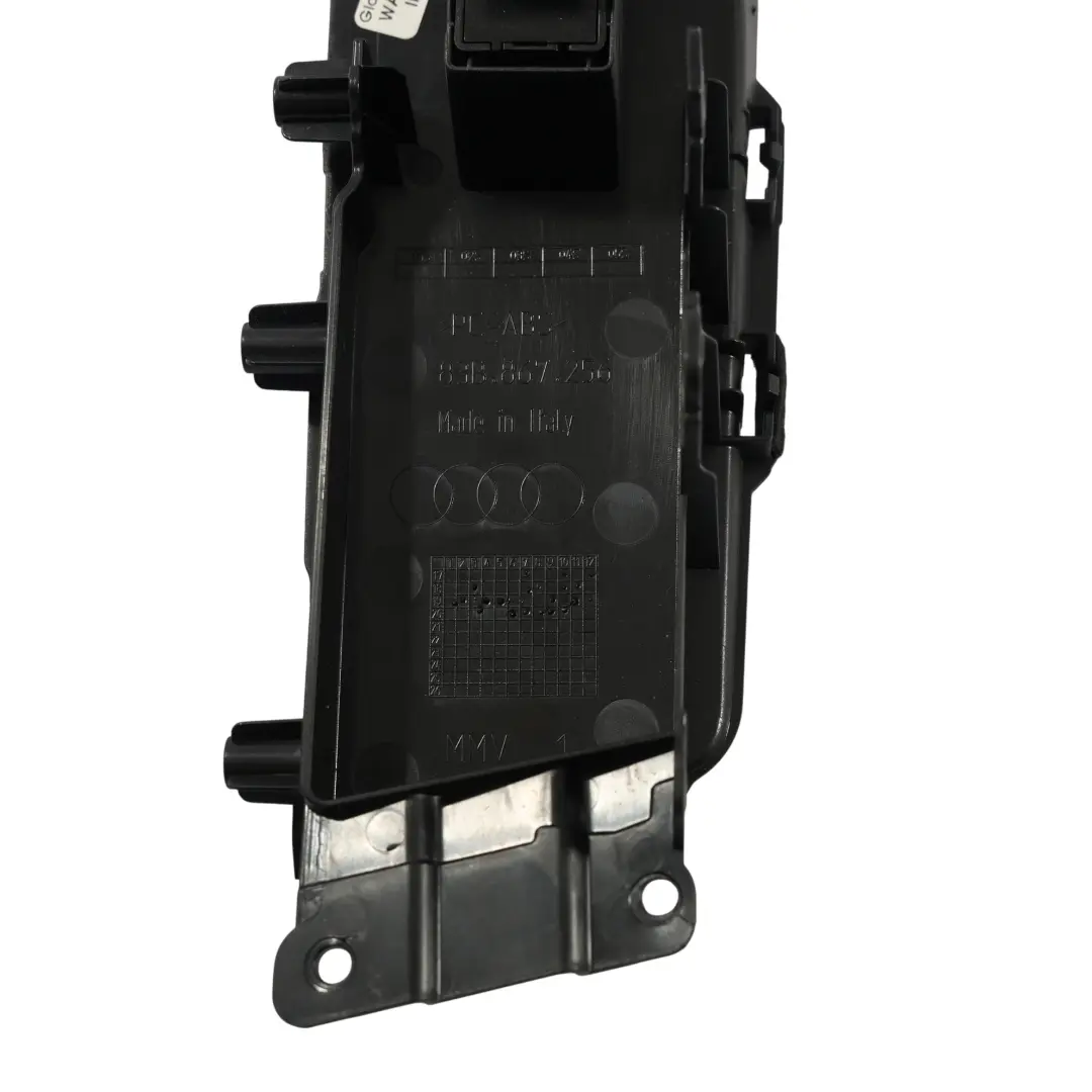 Cache De Panneau De Commande De Vitre Arrière Droite pour Audi Q3 F3 à propos du numéro de pièce 83B867256 Audi Q3 F3 Cache De Panneau De Commande De Vitre Arrière Droite - SKU 83B867256 - Numéro de pièce 83B867256