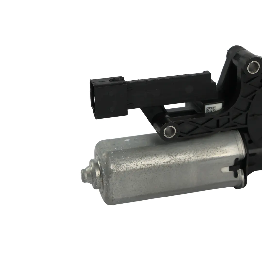 F74 Gran Coupé Panoramic Sunshade Atuator Motor to BMW F44 with Part number 8495205 BMW F44 F74 Gran Coupé Panoramic Sunshade Atuator Motor - SKU 8495205 - Part number 8495205