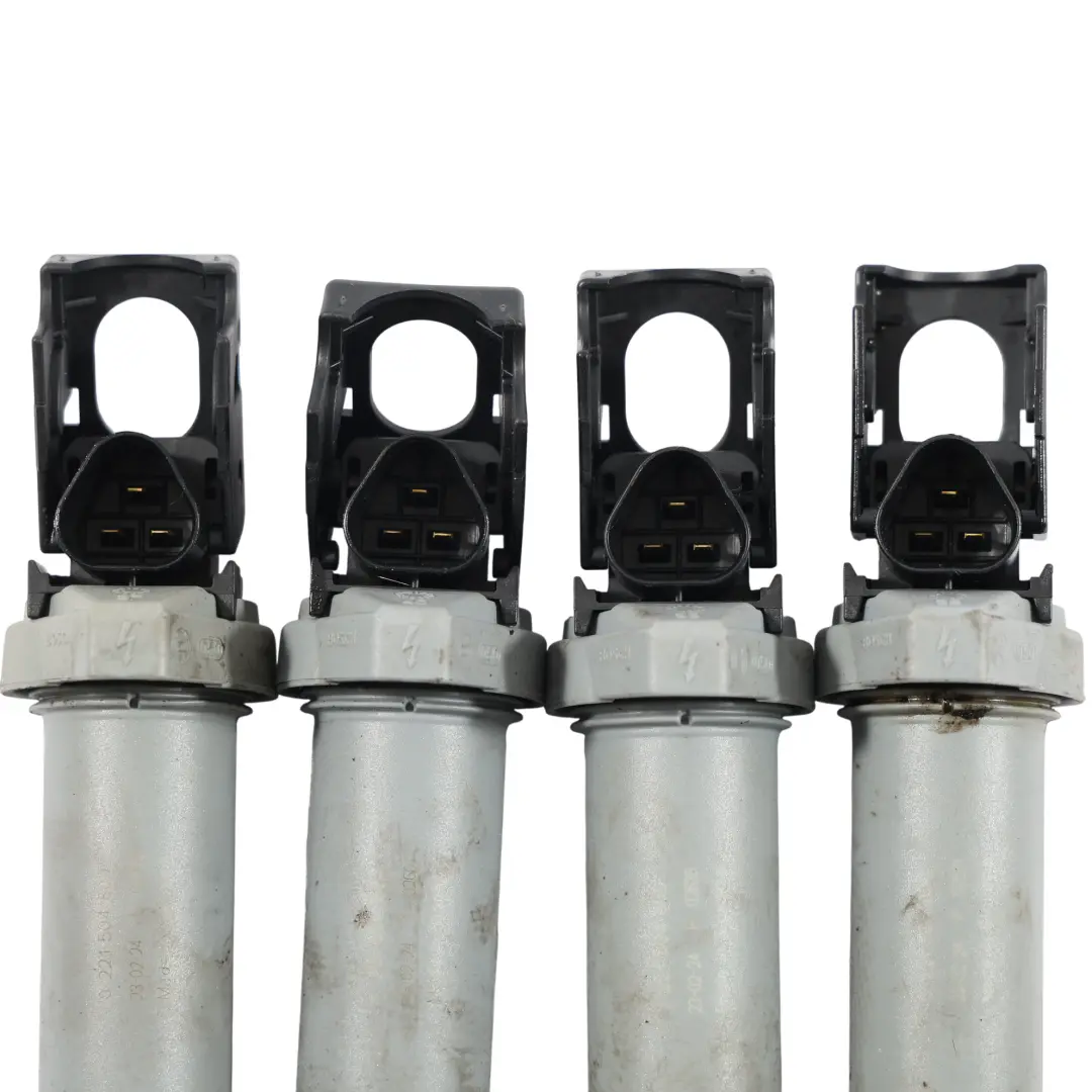 Motore Benzina Bobina Accensione 0221504800 per BMW E53 E60 E87 E90 E91 F10 F20 F30 con numero di parte 8616153 BMW E53 E60 E87 E90 E91 F10 F20 F30 Motore Benzina Bobina Accensione 0221504800 - SKU 8616153-8 - Numero di parte 8616153