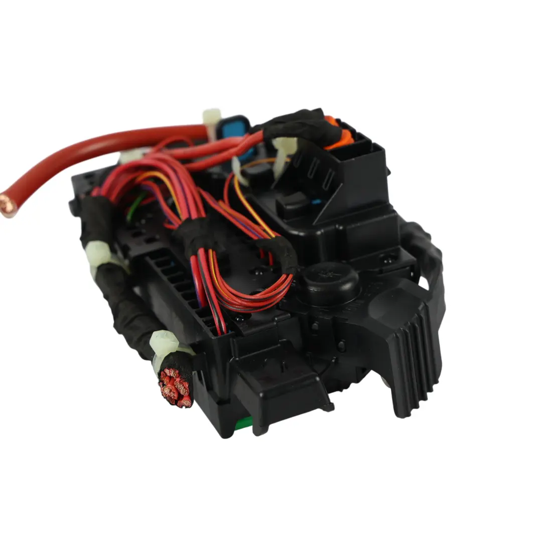 F74 Gran Coupé Caja De Fusibles De Distribución Energía Relé para BMW F70 U11 con número de pieza 8720724 BMW F70 U11 F74 Gran Coupé Caja De Fusibles De Distribución Energía Relé - SKU 8720724 - Número de pieza 8720724