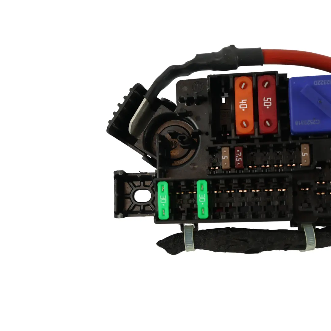 F74 Gran Coupé Caja De Fusibles De Distribución Energía Relé para BMW F70 U11 con número de pieza 8720724 BMW F70 U11 F74 Gran Coupé Caja De Fusibles De Distribución Energía Relé - SKU 8720724 - Número de pieza 8720724