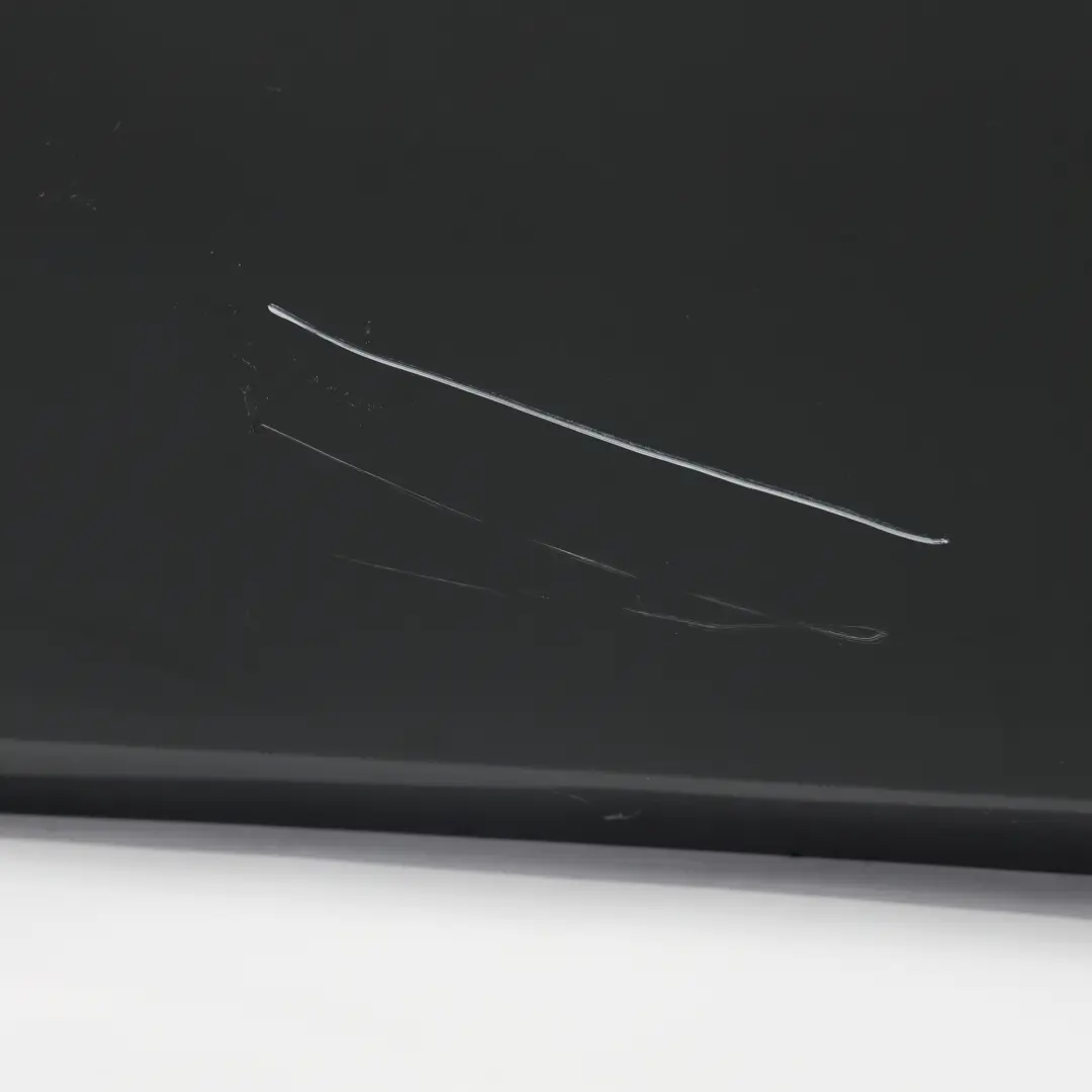 Pannello Di Copertura Porta Anteriore Sinistra Schwarz 2 Nero - 668 per BMW F40 con numero di parte 8737059 BMW F40 Pannello Di Copertura Porta Anteriore Sinistra Schwarz 2 Nero - 668 - SKU 8737059-SCH - Numero di parte 8737059