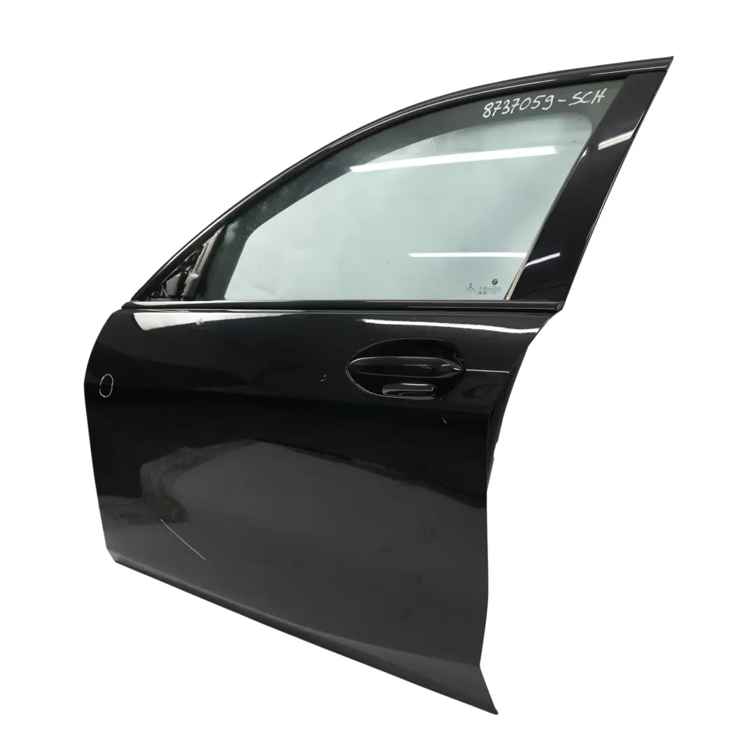 Tür Vorne Links Verkleidung Schwarz 2 - 668 für BMW F40 mit Teilenummer 8737059 BMW F40 Tür Vorne Links Verkleidung Schwarz 2 - 668 - SKU 8737059-SCH - Teilenummer 8737059