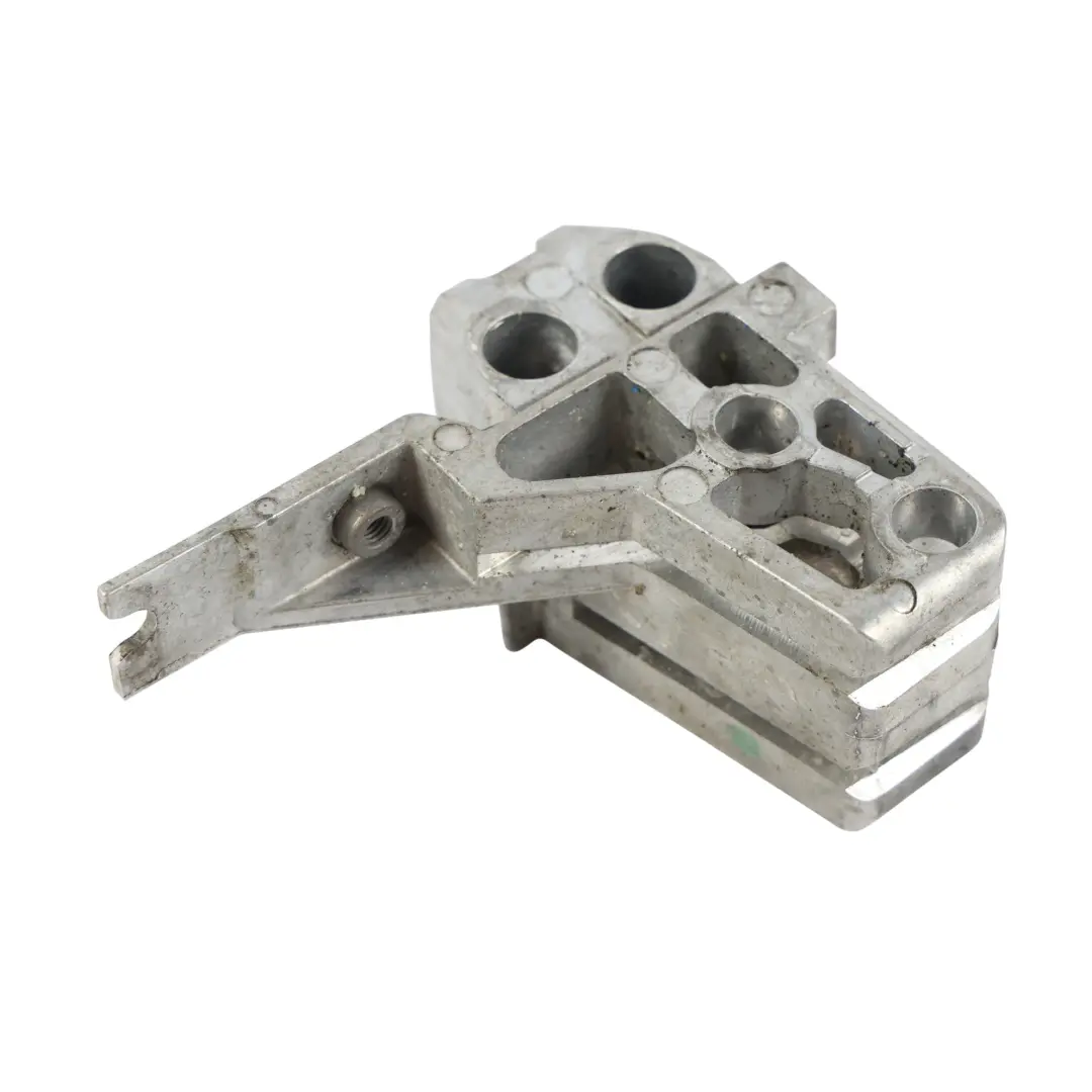 F74 F78 Support Fixation Inférieur Gauche Pare-Chocs Avant pour BMW F70 à propos du numéro de pièce 8737337 BMW F70 F74 F78 Support Fixation Inférieur Gauche Pare-Chocs Avant - SKU 8737337 - Numéro de pièce 8737337