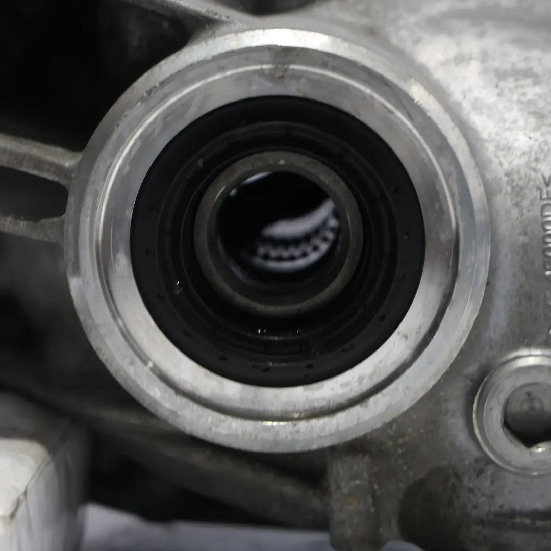 BMW F70 F74 F78 M235iX B48R Rear Axle Differential Diff WARRANTY - SKU 8881536 - Part number 8881536