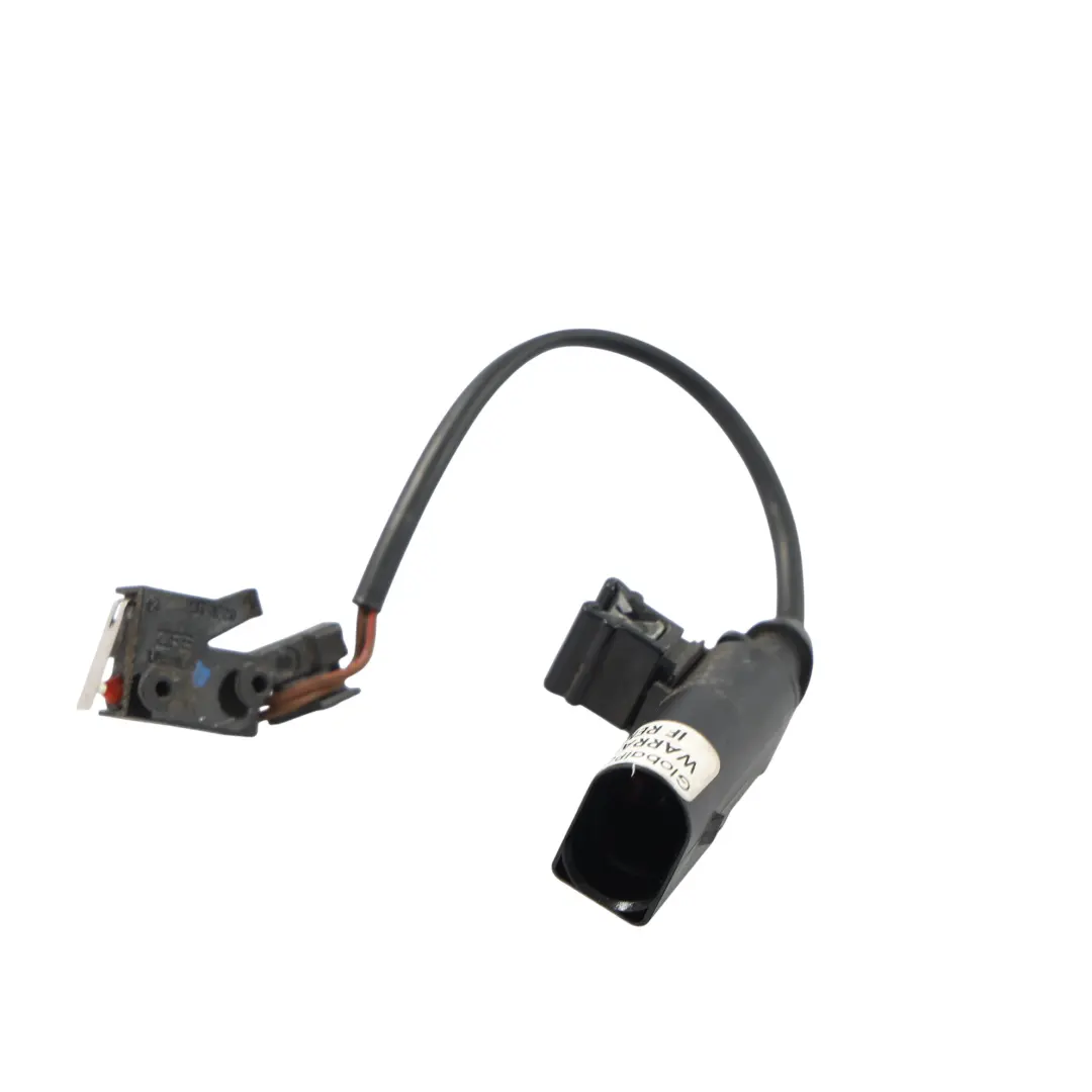 Audi Q3 F3 Connecteur Plat Verrouillage Micro Interrupteur Capot - SKU 8D0973822 - Numéro de pièce 8D0973822