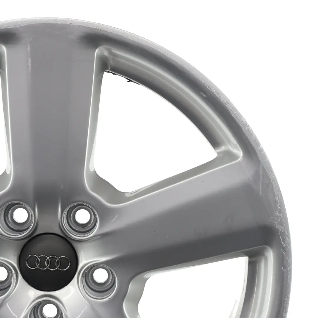 Jante en alliage argenté 18" ET:43 8J pour Audi A4 B7 à propos du numéro de pièce 8E0601025AK Audi A4 B7 Jante en alliage argenté 18" ET:43 8J - SKU 8E0601025AK-1 - Numéro de pièce 8E0601025AK