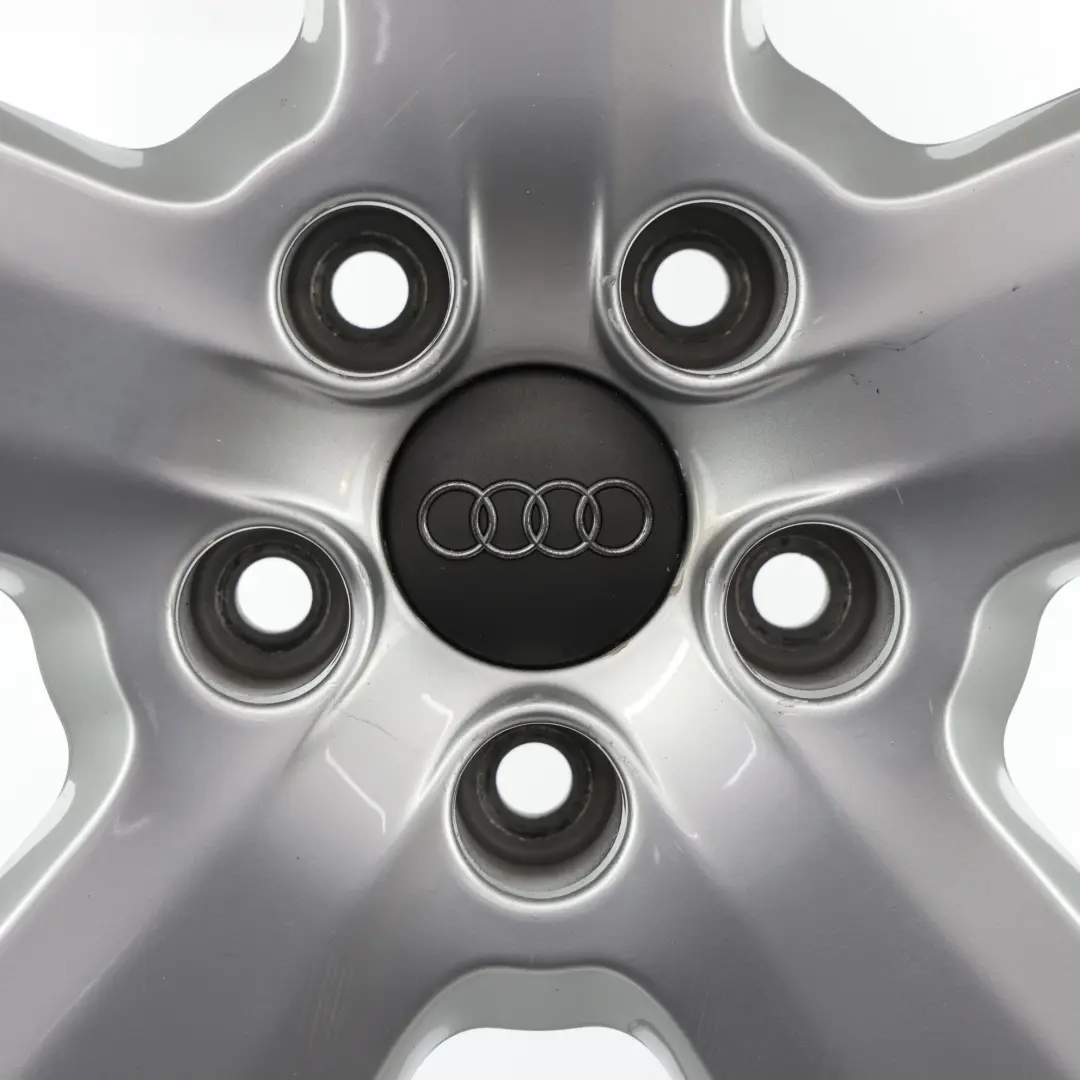 Silberne Alufelge Leichtmetallfelge 18" ET:43 8J für Audi A4 B7 mit Teilenummer 8E0601025AK Audi A4 B7 Silberne Alufelge Leichtmetallfelge 18" ET:43 8J - SKU 8E0601025AK-6 - Teilenummer 8E0601025AK