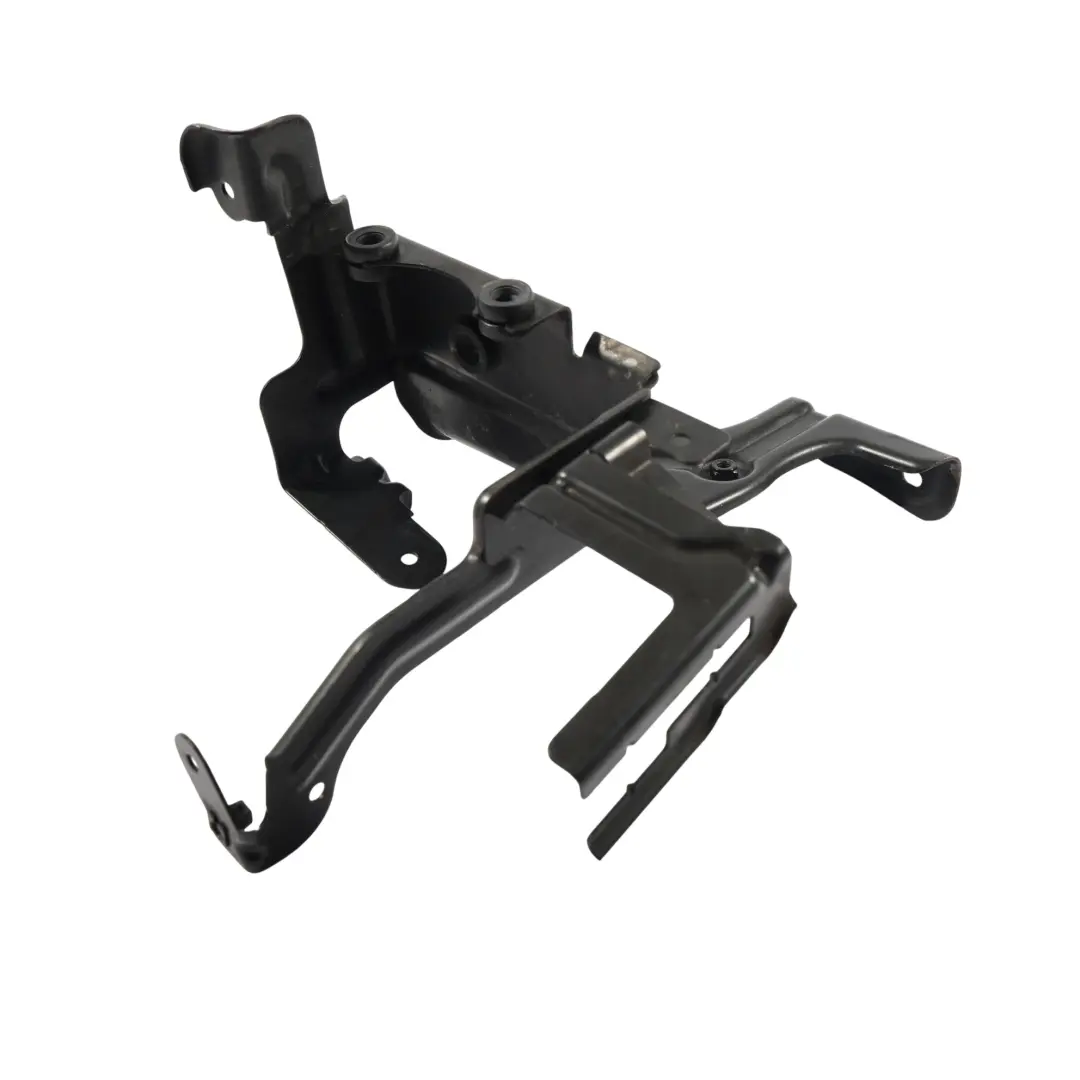 Uchwyt Montażowy Pompy ABS Audi A4 B7 do o numerze 8E0614119AK Uchwyt Montażowy Pompy ABS Audi A4 B7 - SKU 8E0614119AK - Numer Części 8E0614119AK