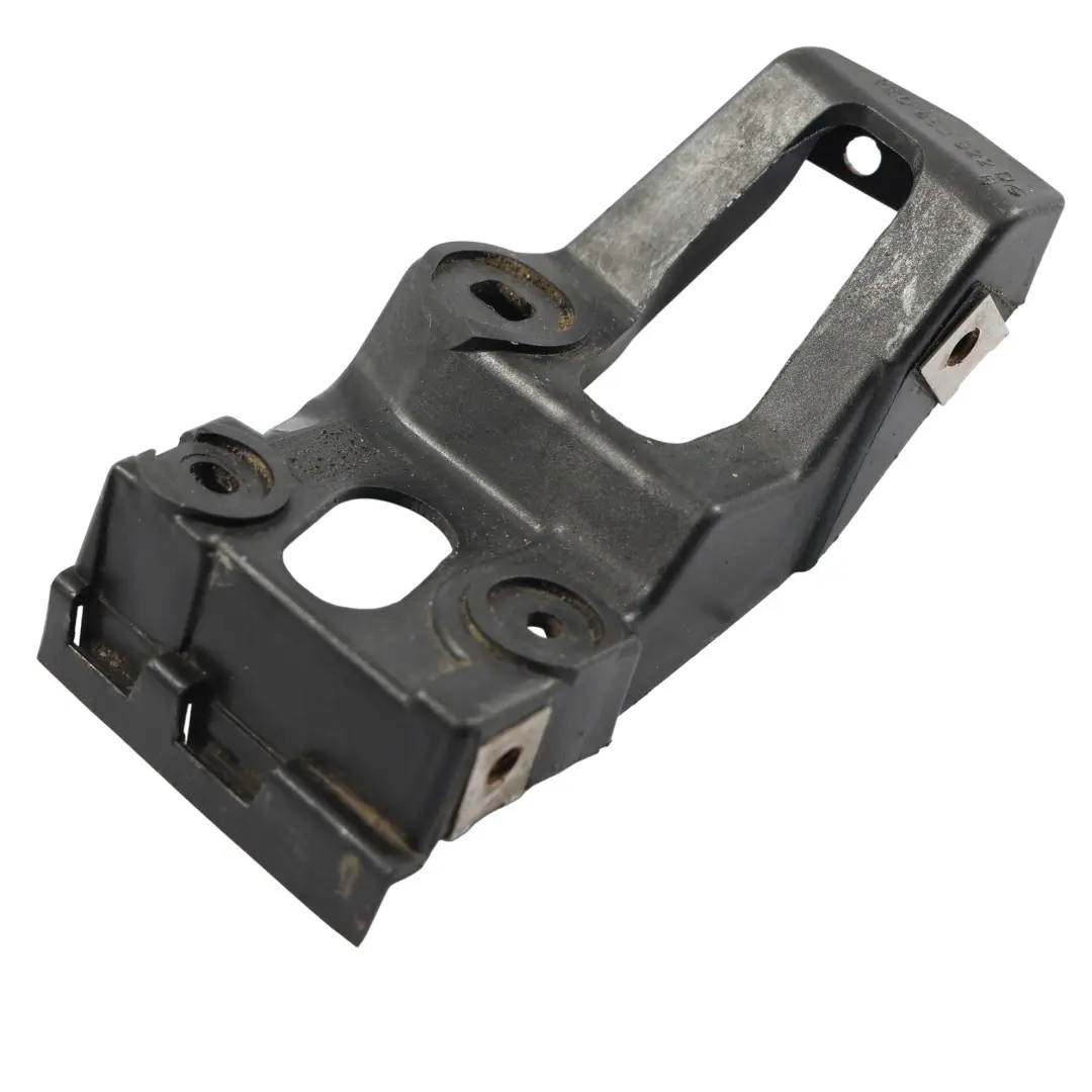 Audi A4 B7 Uchwyt Mocowanie Zderzaka Przedniego Prawy - SKU 8E0853922D - Numer Części 8E0853922D