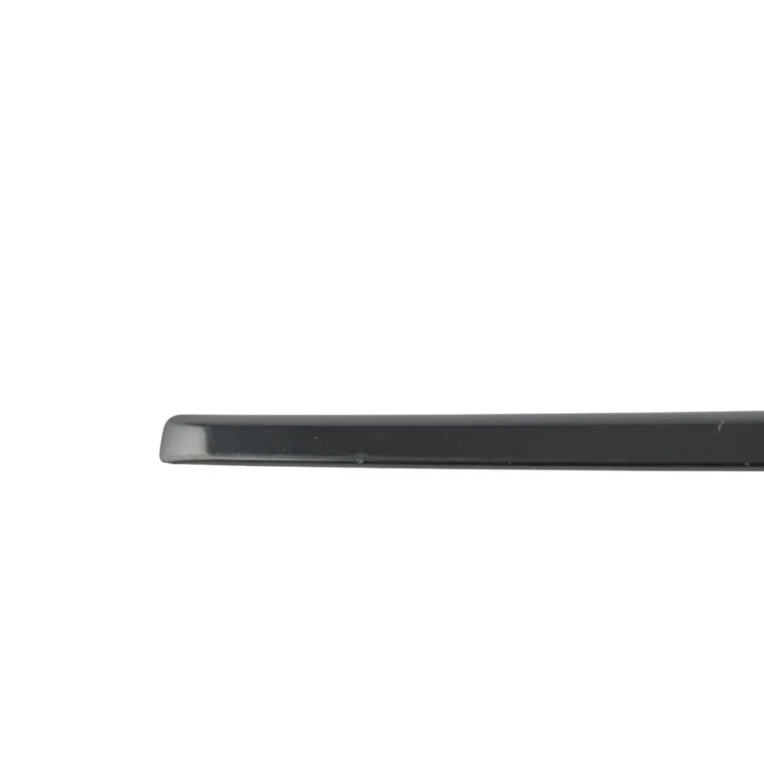 Listwa Drzwi Przednich Lewa Czarny Brillant Y9B do Audi A4 B7 o numerze 8E0853953 Audi A4 B7 Listwa Drzwi Przednich Lewa Czarny Brillant Y9B - SKU 8E0853953-BBL - Numer Części 8E0853953