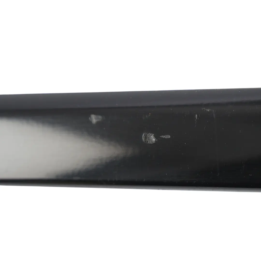Audi A4 B7 Listwa Drzwi Przednich Lewa Czarny Brillant Y9B - SKU 8E0853953-BBL - Numer Części 8E0853953