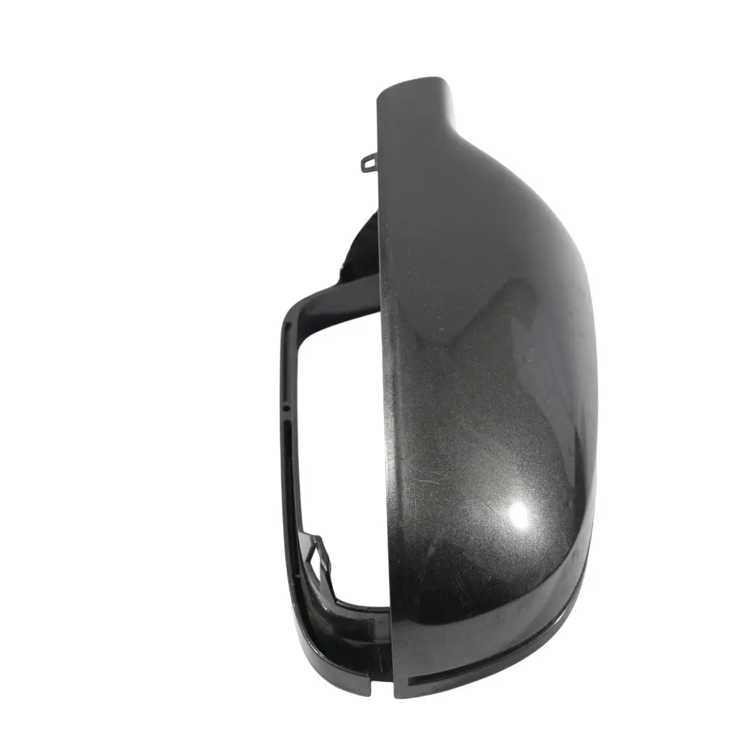 Cache Rétroviseur Extérieur Gauche Gris Lave - Z7L pour Audi A4 B8 A5 8T à propos du numéro de pièce 8F0857527 Audi A4 B8 A5 8T Cache Rétroviseur Extérieur Gauche Gris Lave - Z7L - SKU 8F0857527-LAG - Numéro de pièce 8F0857527