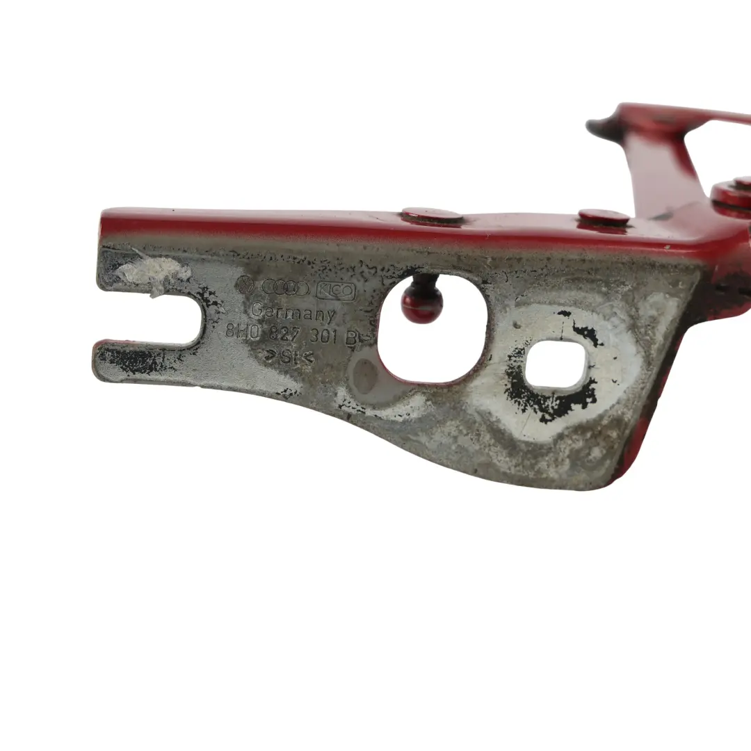 Cerniera Bagagliaio Sinistro Effetto Rosso Z3F per Audi A4 S Line con numero di parte 8H0827301B Audi A4 S Line Cerniera Bagagliaio Sinistro Effetto Rosso Z3F - SKU 8H0827301B-GAR - Numero di parte 8H0827301B