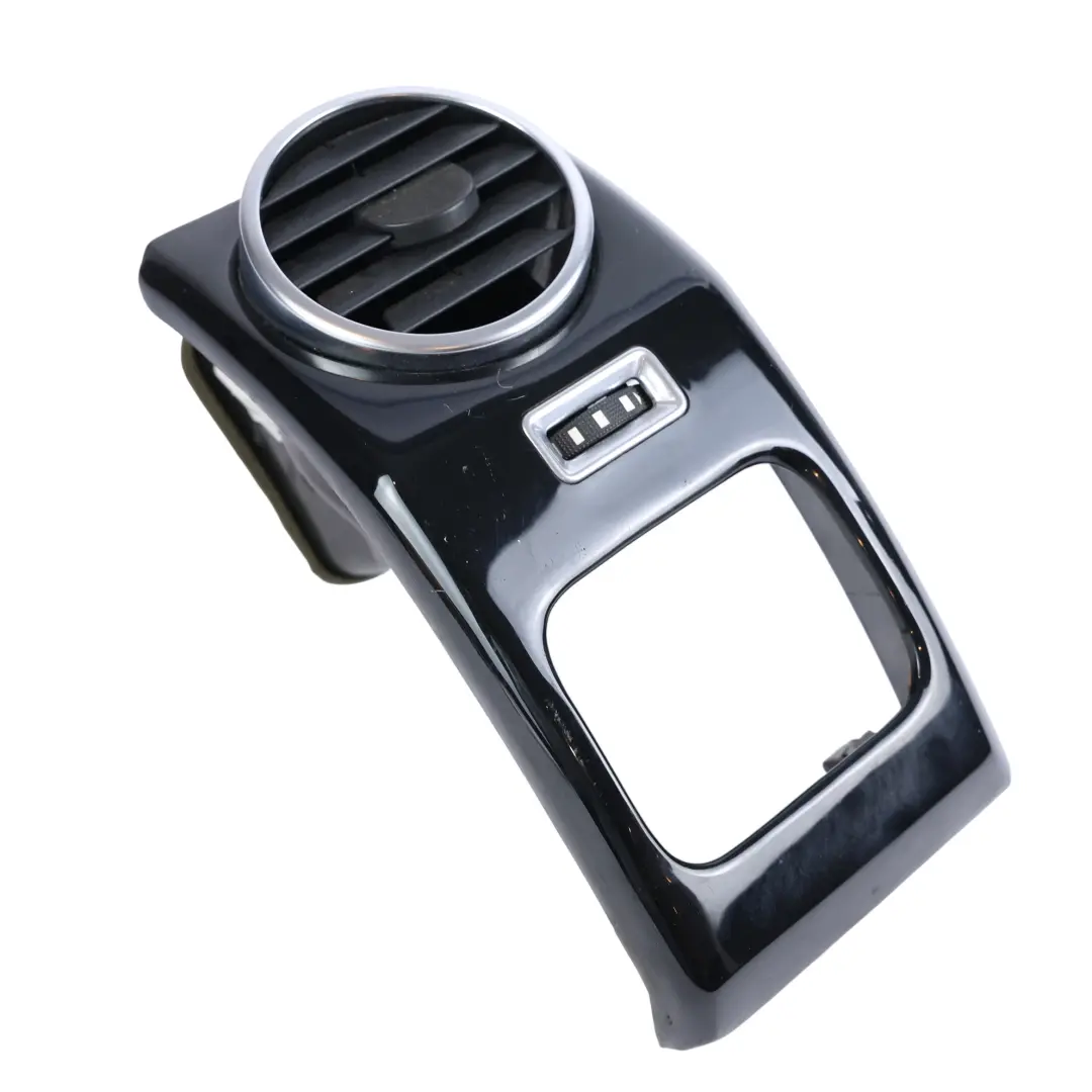 Panneau D'Aération Extérieur Droit pour Land Rover Discovery 3 L319 à propos du numéro de pièce 8H22-01454-HA Land Rover Discovery 3 L319 Panneau D'Aération Extérieur Droit - SKU 8H22-01454-HA - Numéro de pièce 8H22-01454-HA