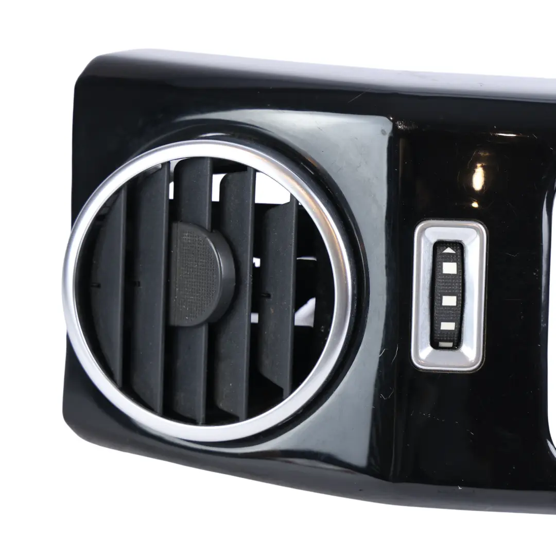 Land Rover Discovery 3 L319 Air Vent Panel Outer Right O/S - SKU 8H22-01454-HA - Part number 8H22-01454-HA