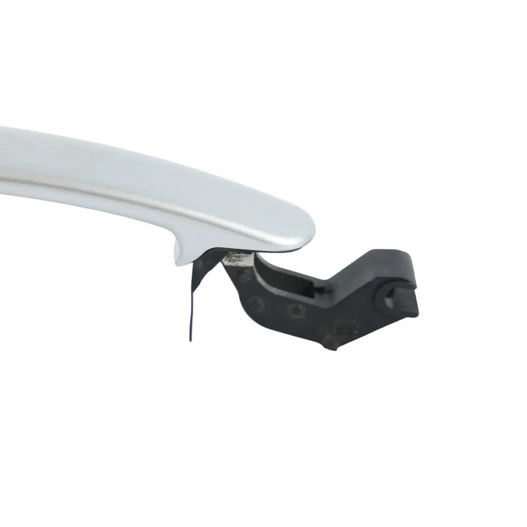 Maniglia Porta Anteriore Passeggero Argento Ghiaccio X7W per Audi TT 8J con numero di parte 8J0837207 Audi TT 8J Maniglia Porta Anteriore Passeggero Argento Ghiaccio X7W - SKU 8J0837207-ICS - Numero di parte 8J0837207