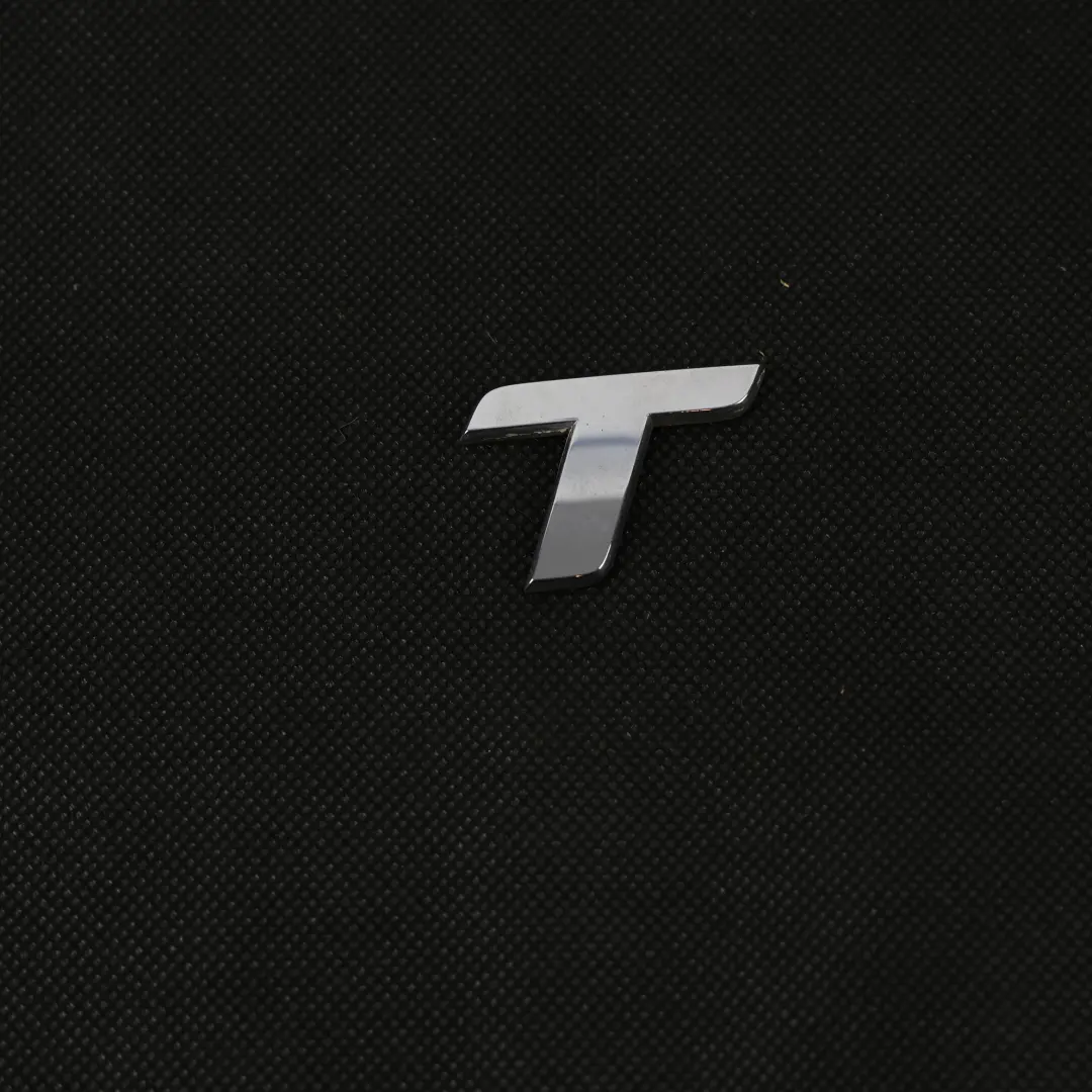 Audi TTS 8J Emblema Logo Portellone Posteriore Cromato - SKU 8J0853735 - Numero di parte 8J0853735