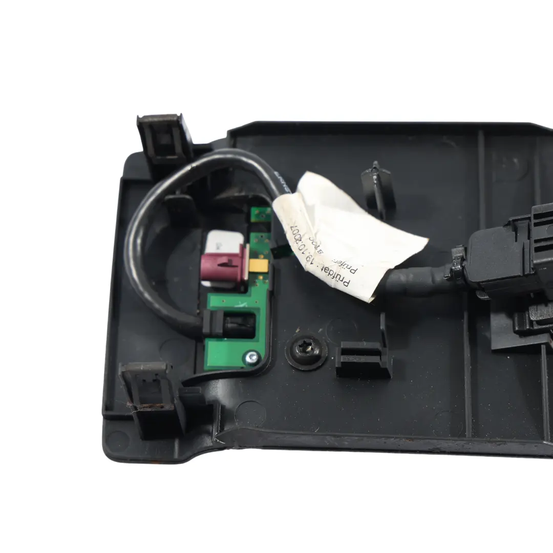 Soporte Para Cargador De Teléfono Móvil para Audi TT 8J con número de pieza 8J0863274C Audi TT 8J Soporte Para Cargador De Teléfono Móvil - SKU 8J0863274C - Número de pieza 8J0863274C