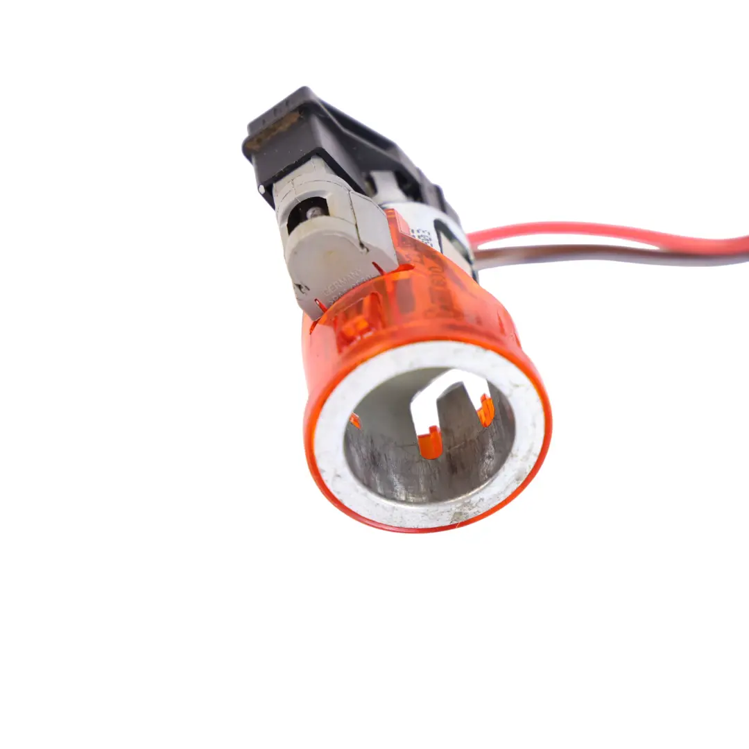 Audi A4 B8 A5 8T Q5 8R TT 8J Toma Corriente Encendedor Cigarrillos 12V - SKU 8J0919303 - Número de pieza 8J0919303