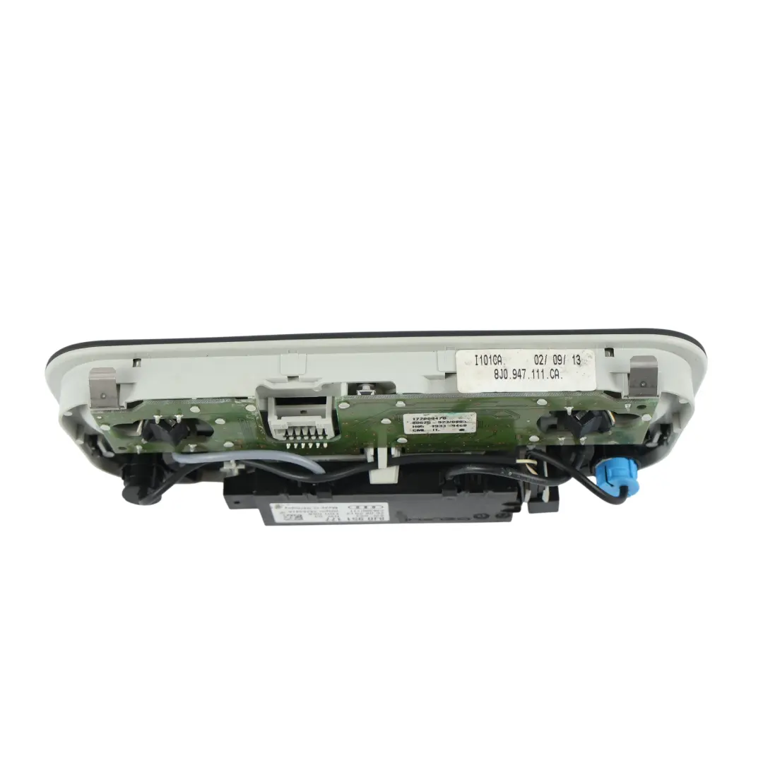 Luce Lettura Tetto Anteriore per Audi TT 8J A3 8P Cabriolet con numero di parte 8J0947111CA Audi TT 8J A3 8P Cabriolet Luce Lettura Tetto Anteriore - SKU 8J0947111CA - Numero di parte 8J0947111CA