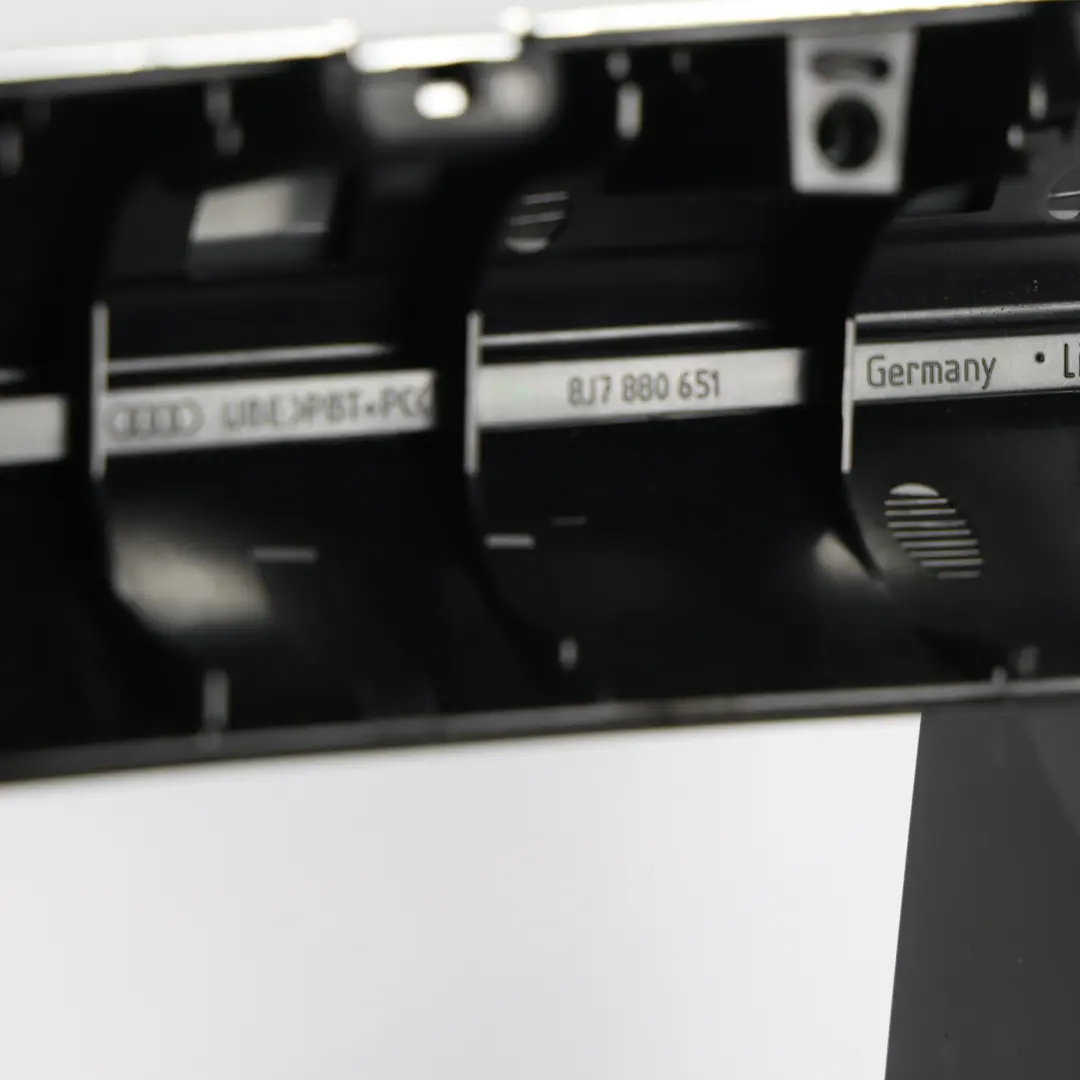 Barra Antivuelco Cubierta Panel Izquierdo para Audi TT TTS 8J Roadster con número de pieza 8J7880651 Audi TT TTS 8J Roadster Barra Antivuelco Cubierta Panel Izquierdo - SKU 8J7880651 - Número de pieza 8J7880651