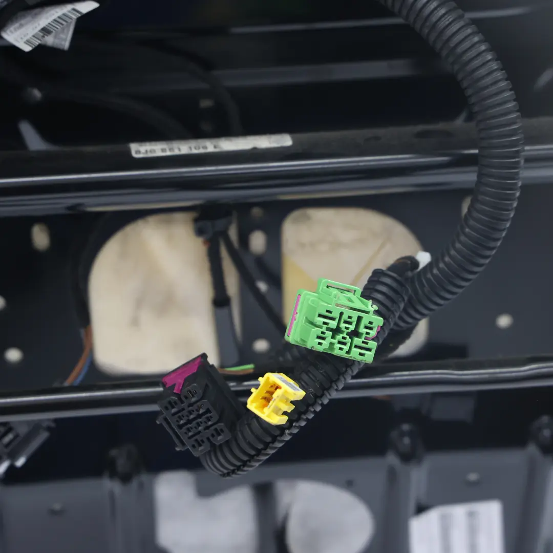 Sedile Anteriore Destro Interno Riscaldato Pelle Nappa Nero Rosso per Audi TTS 8J con numero di parte 8J7881806CE Audi TTS 8J Sedile Anteriore Destro Interno Riscaldato Pelle Nappa Nero Rosso - SKU 8J7881806CE-1 - Numero di parte 8J7881806CE