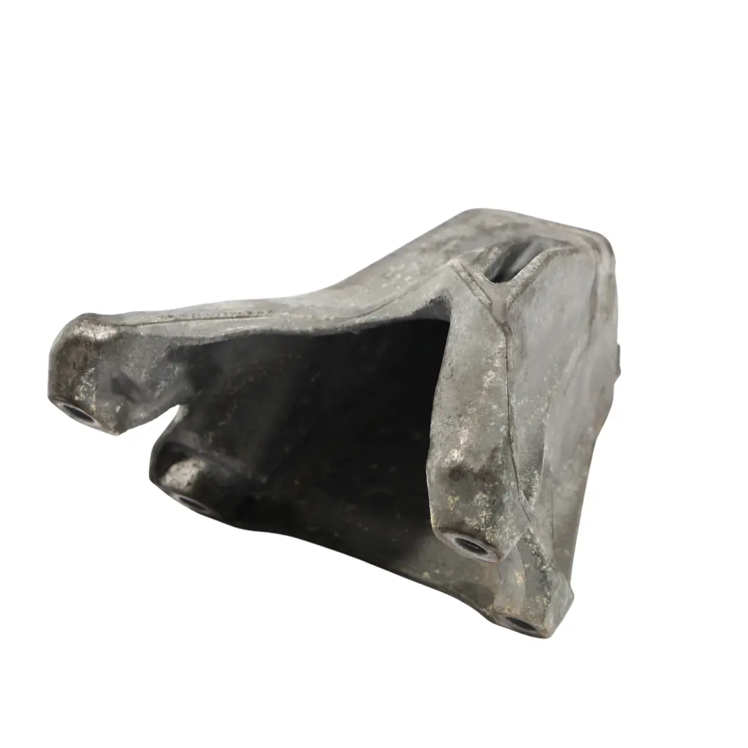 Uchwyt Łapa Silnika Lewa 1.8 TFSI CJEB do Audi A4 B8 A5 8T o numerze 8K0199307CB Audi A4 B8 A5 8T Uchwyt Łapa Silnika Lewa 1.8 TFSI CJEB - SKU 8K0199307CB - Numer Części 8K0199307CB