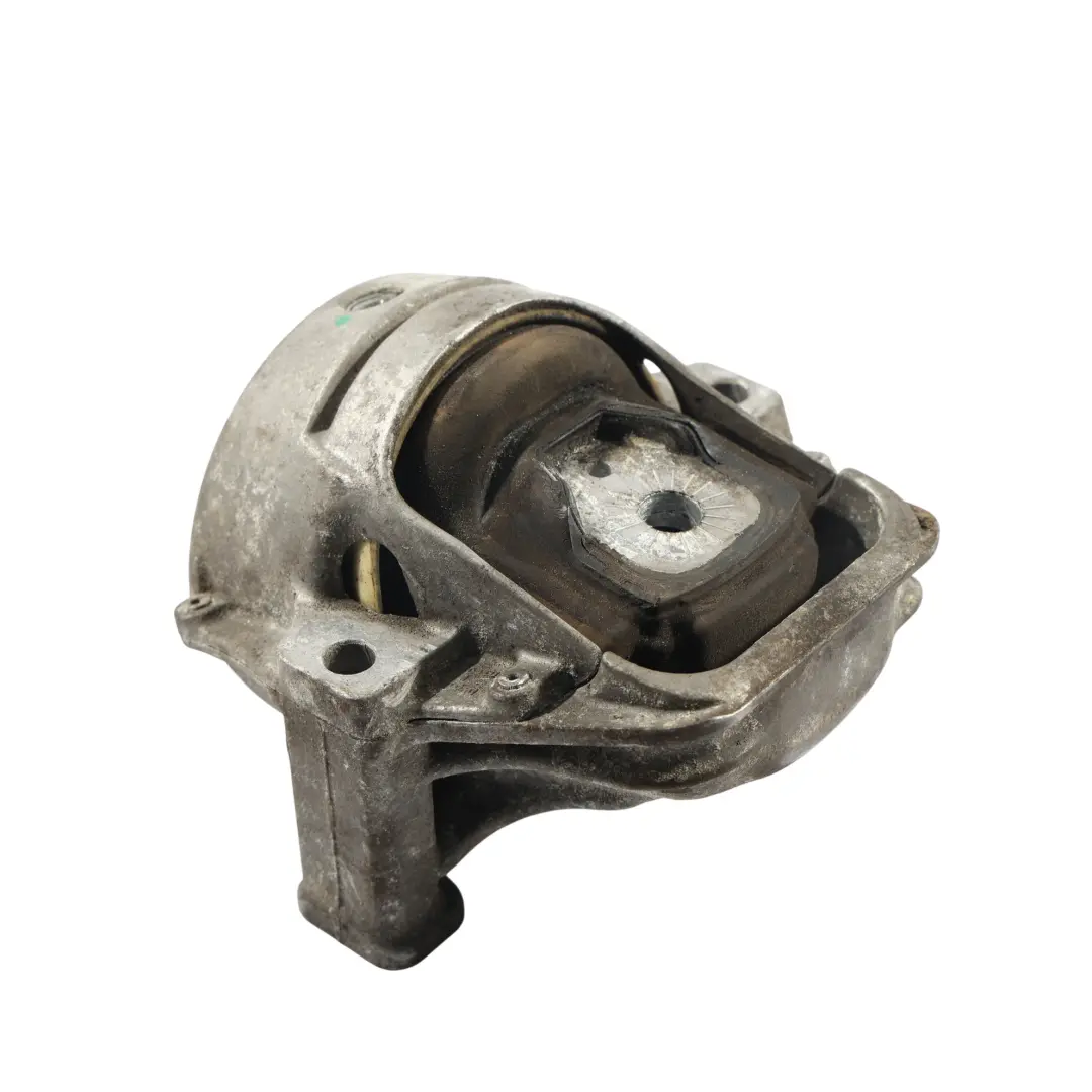 Uchwyt Łapa Silnika do Audi A4 B8 2.0 TDI Diesel o numerze 8K0199381KD Audi A4 B8 2.0 TDI Diesel Uchwyt Łapa Silnika - SKU 8K0199381KD - Numer Części 8K0199381KD