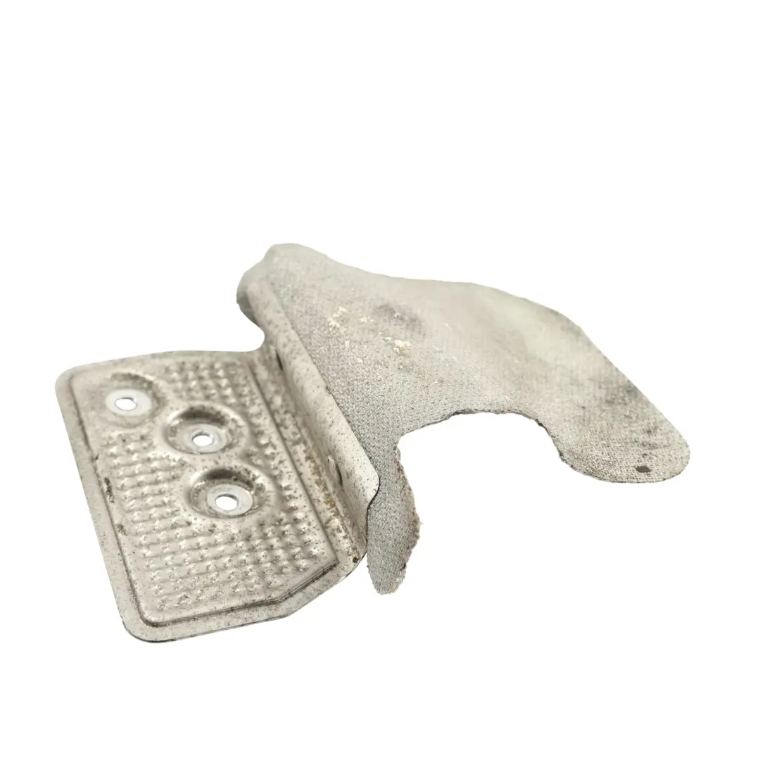 Piastra Copertura Supporto Motore Destra per Audi S4 B8 S5 8T 3.0 TFSI con numero di parte 8K0199388BF Audi S4 B8 S5 8T 3.0 TFSI Piastra Copertura Supporto Motore Destra - SKU 8K0199388BF - Numero di parte 8K0199388BF