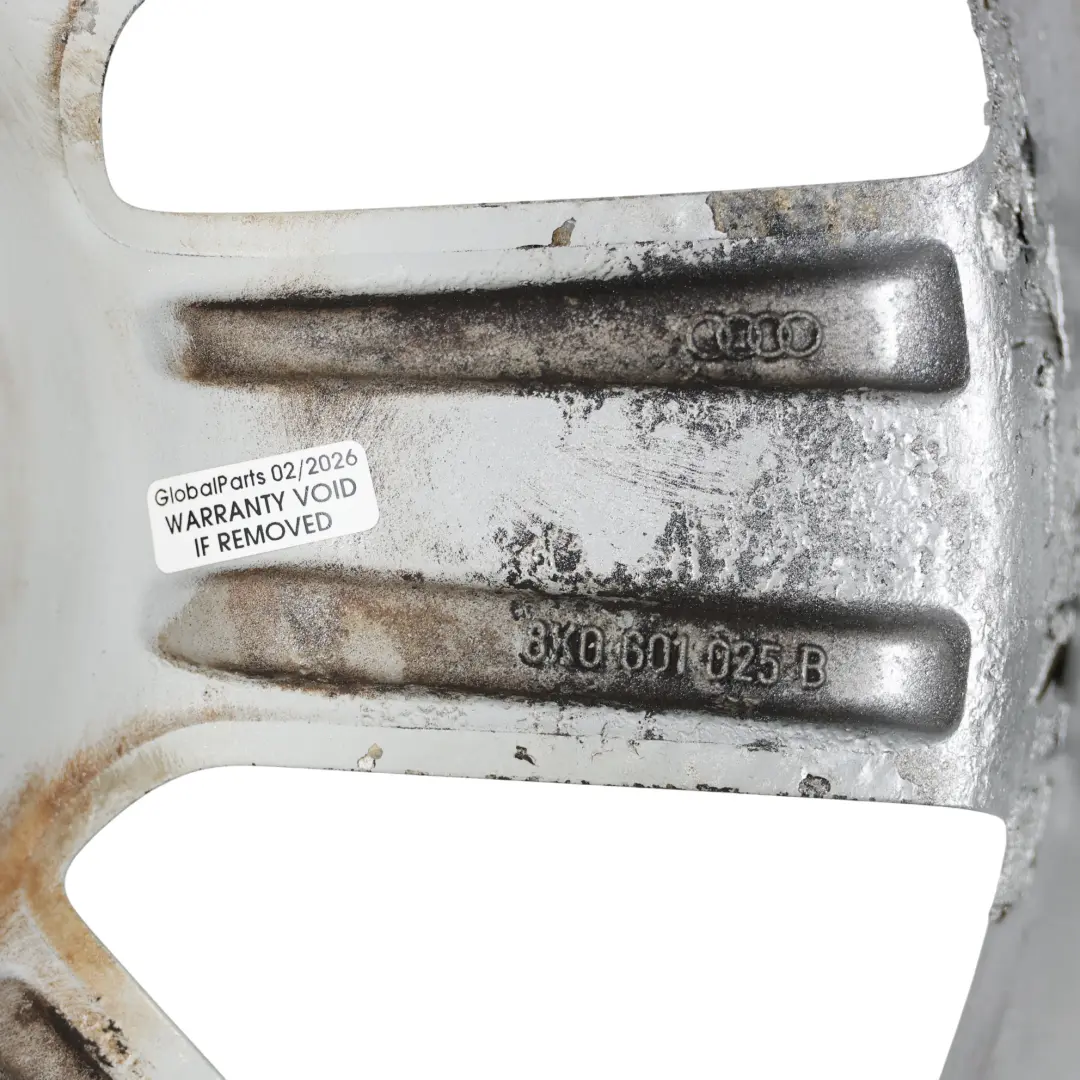 Srebrna Felga Aluminiowa 17" ET:45 7,5J 8K0601025B do Audi A4 B8 A5 8T o numerze 8K0601025B-2 Audi A4 B8 A5 8T Srebrna Felga Aluminiowa 17" ET:45 7,5J 8K0601025B - SKU 8K0601025B-2 - Numer Części 8K0601025B-2