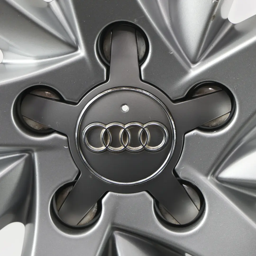 Silberne Leichtmetallfelge 18" 8J ET:47 für Audi A4 B8 mit Teilenummer 8K0601025BT Audi A4 B8 Silberne Leichtmetallfelge 18" 8J ET:47 - SKU 8K0601025BT-1 - Teilenummer 8K0601025BT