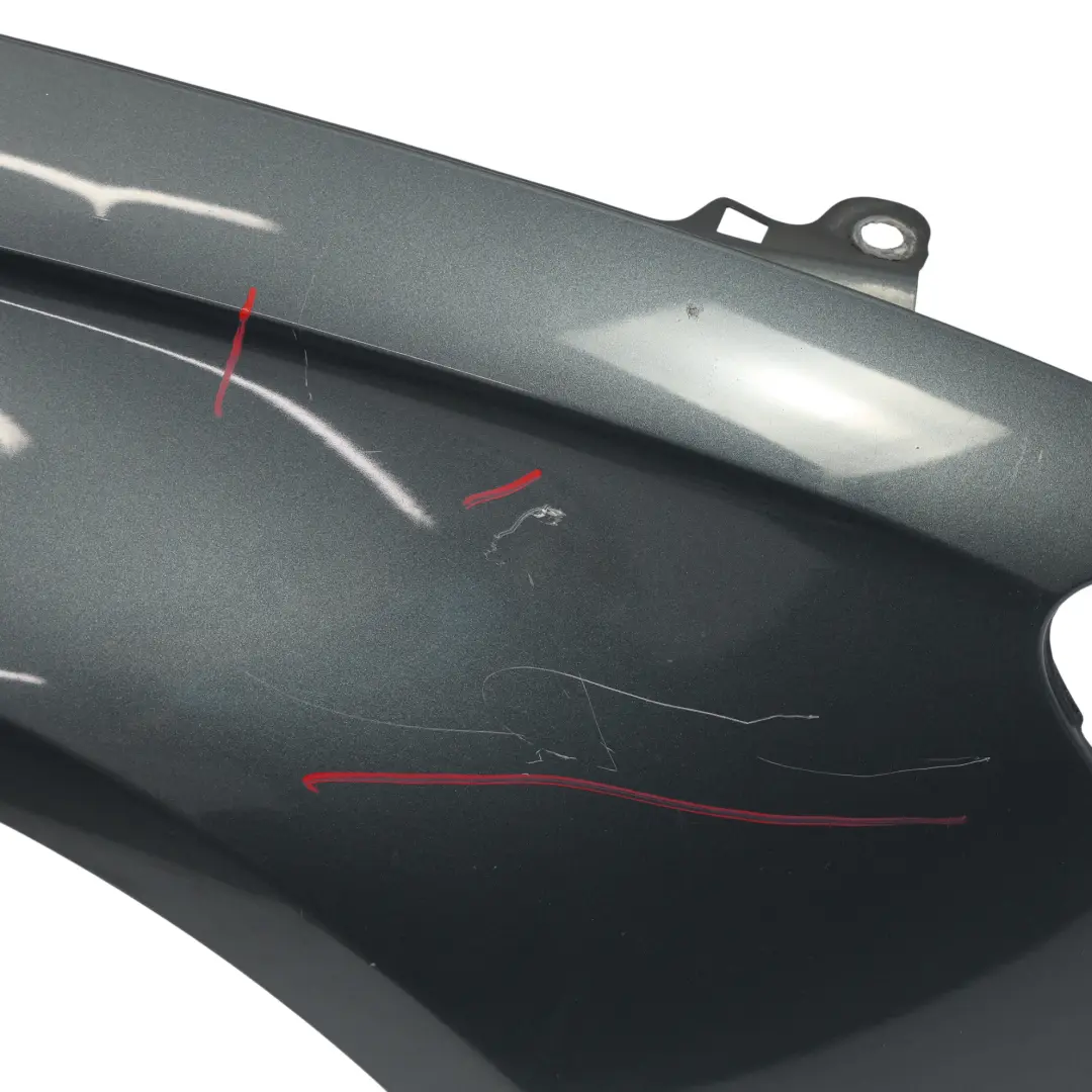 Pannello Laterale Anteriore Destro Parafango Meteor Grey Z7H per Audi A4 B8 con numero di parte 8K0821106A Audi A4 B8 Pannello Laterale Anteriore Destro Parafango Meteor Grey Z7H - SKU 8K0821106A-MGR - Numero di parte 8K0821106A