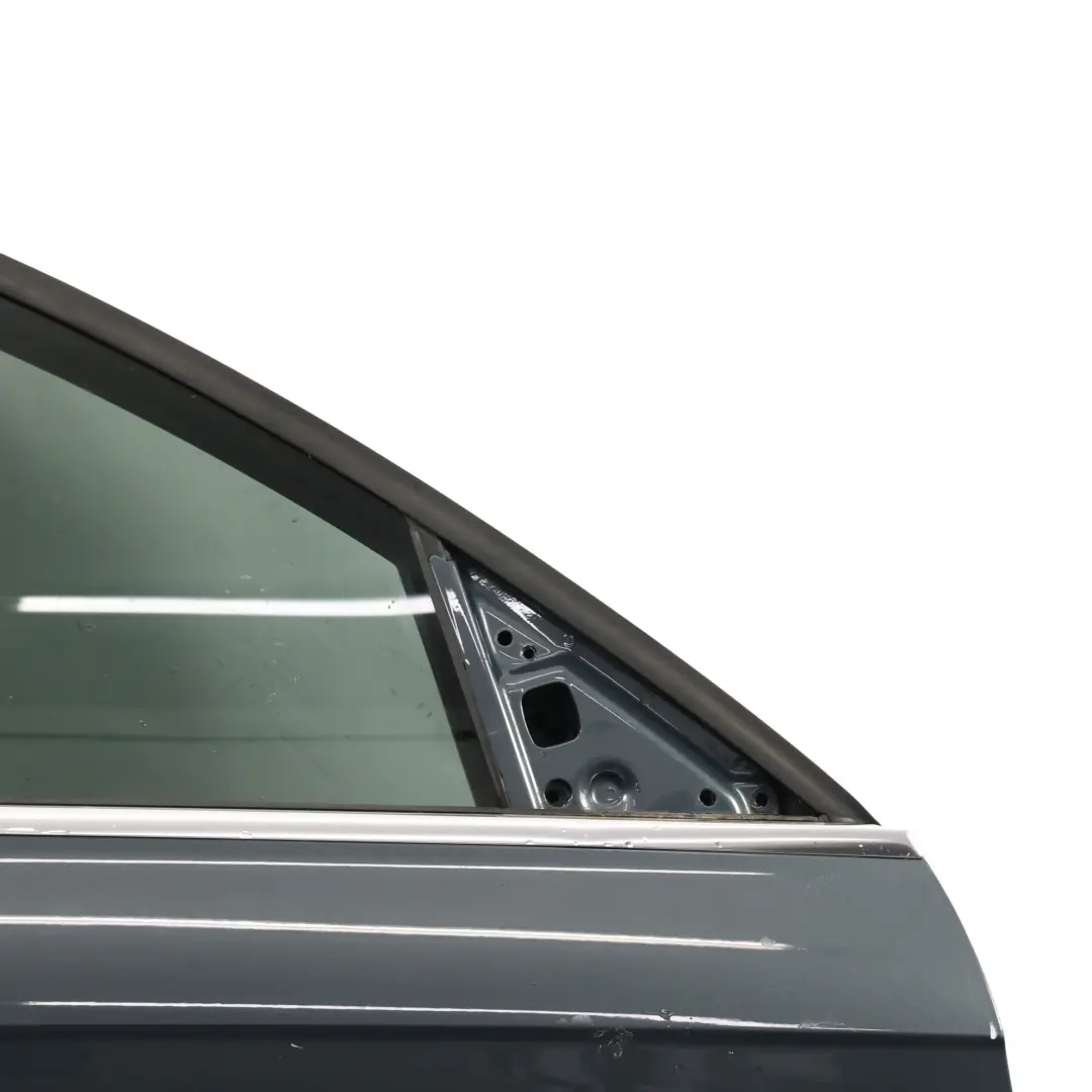 Puerta Delantera Derecha Brilliant Black Negro Metalizado - LY9B para Audi A4 B8 con número de pieza 8K0831052J Audi A4 B8 Puerta Delantera Derecha Brilliant Black Negro Metalizado - LY9B - SKU 8K0831052J-MGR1 - Número de pieza 8K0831052J