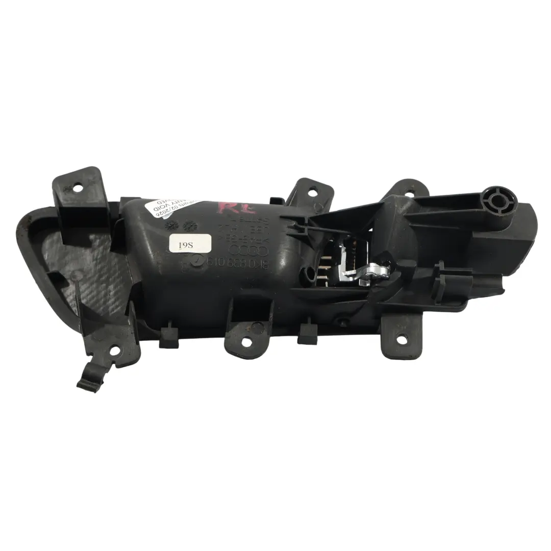 Audi A4 B8 1.8 TFSI Interior Tirador Puerta Trasera Izquierda - SKU 8K0839019B - Número de pieza 8K0839019B