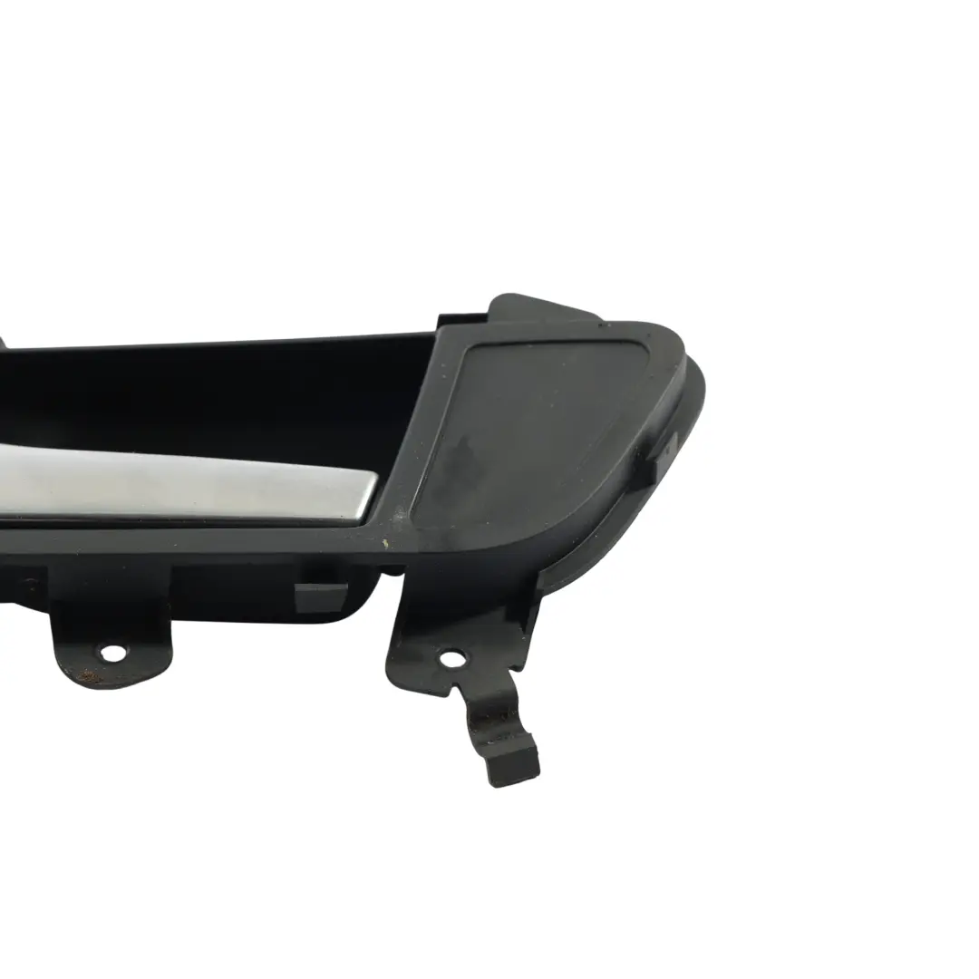 Audi A4 B8 1.8 TFSI Interior Tirador Puerta Trasera Izquierda - SKU 8K0839019B - Número de pieza 8K0839019B