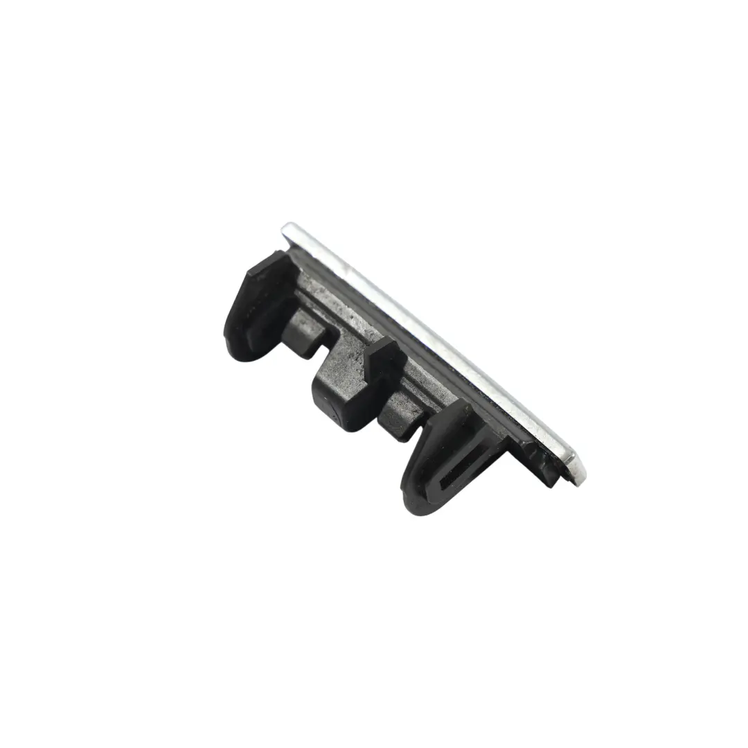 Griglia Anteriore Coperchio Radiatore Quattro Etichetta Ornamento per Audi A4 B8 con numero di parte 8K0853736E Audi A4 B8 Griglia Anteriore Coperchio Radiatore Quattro Etichetta Ornamento - SKU 8K0853736E - Numero di parte 8K0853736E