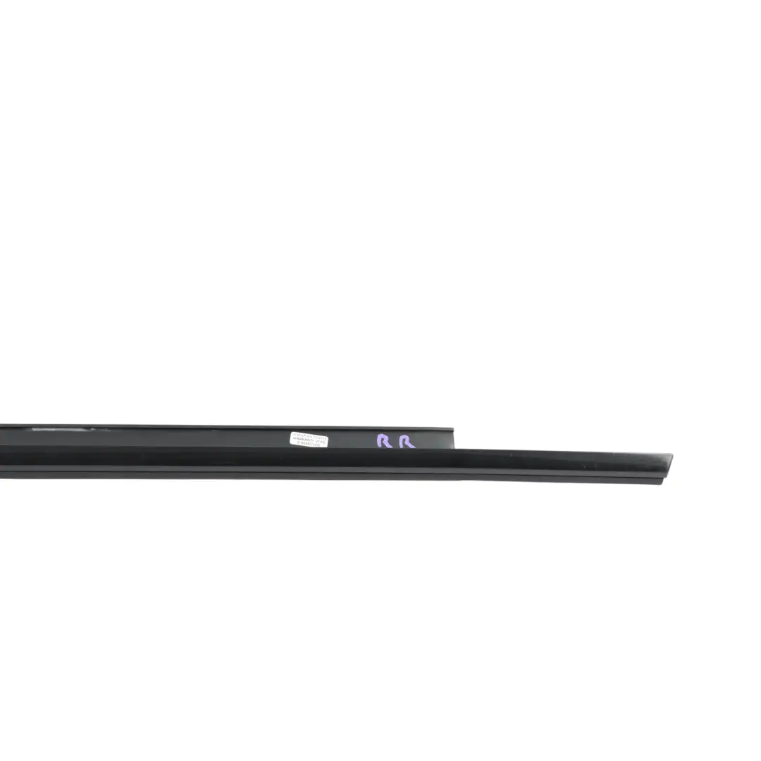 Junta Ventana Puerta Trasera Derecha Moldura Negra para Audi A4 B8 con número de pieza 8K0853764L Audi A4 B8 Junta Ventana Puerta Trasera Derecha Moldura Negra - SKU 8K0853764L - Número de pieza 8K0853764L