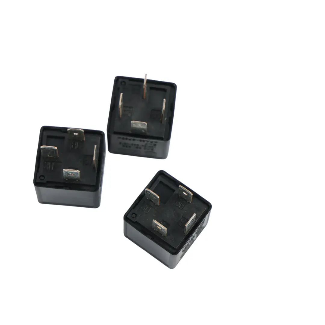 Relais 643 Unité Module 4 Broches Set X3 pour Audi VW Volkswagen Seat à propos du numéro de pièce 8K0951253 Audi VW Volkswagen Seat Relais 643 Unité Module 4 Broches Set X3 - SKU 8K0951253-2 - Numéro de pièce 8K0951253