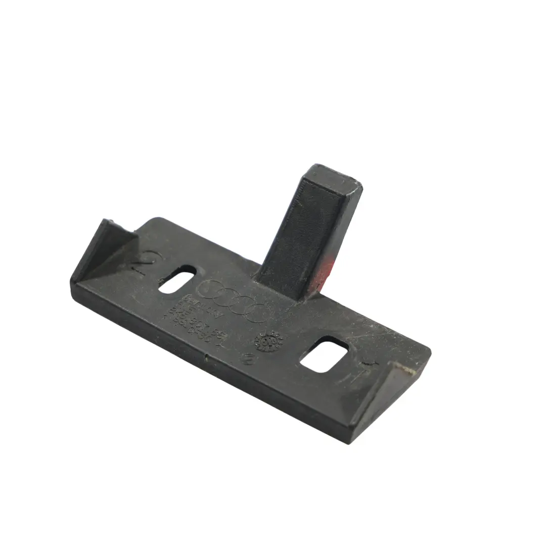 Uchwyt Tylnego Zderzaka Tył do Audi A4 B8 Sedan o numerze 8K5807861 Audi A4 B8 Sedan Uchwyt Tylnego Zderzaka Tył - SKU 8K5807861 - Numer Części 8K5807861