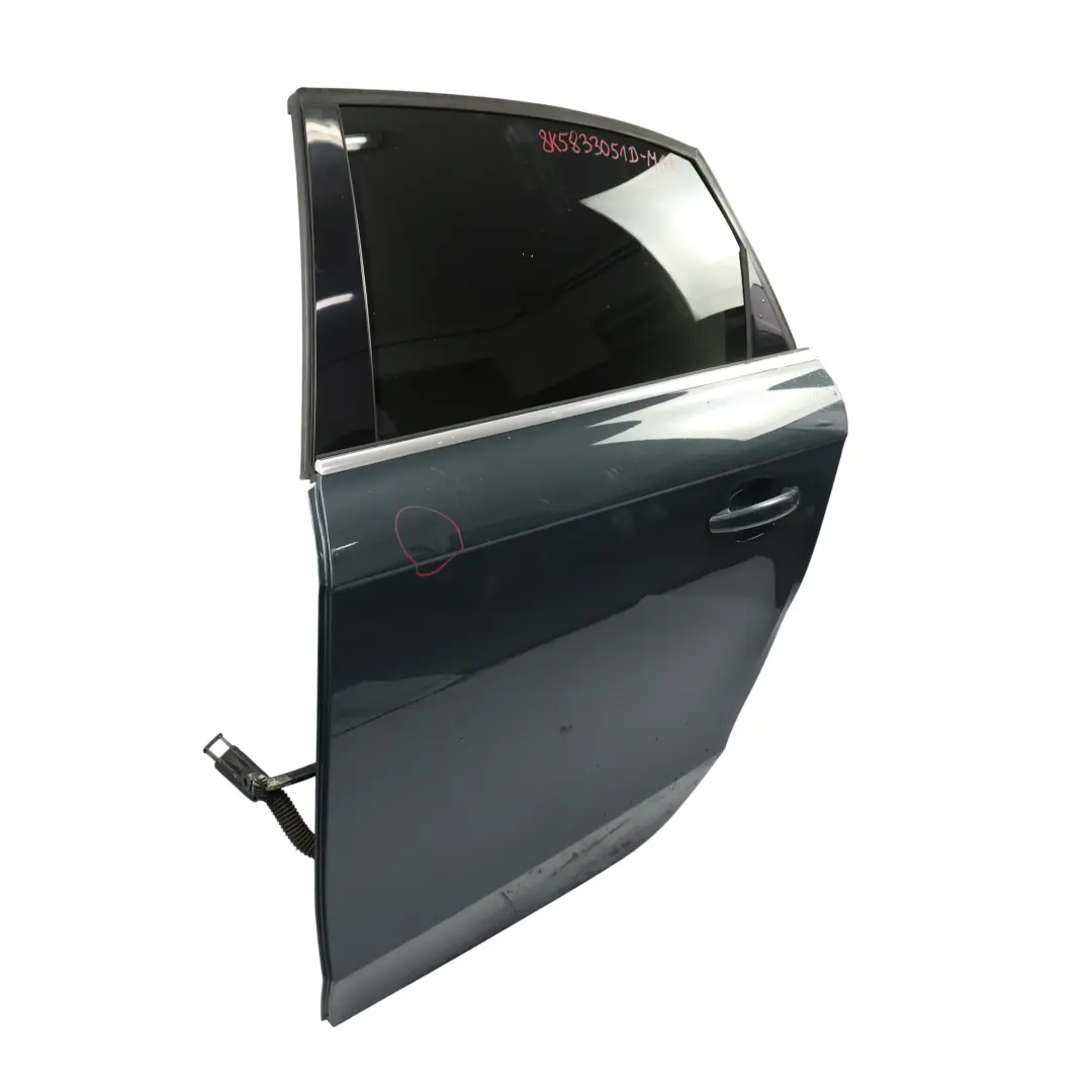 Tür Hinten Links Meteor Grey Pearl Metallic - Z7H für Audi A4 B8 Limousine mit Teilenummer 8K5833051D Audi A4 B8 Limousine Tür Hinten Links Meteor Grey Pearl Metallic - Z7H - SKU 8K5833051D-MGR - Teilenummer 8K5833051D