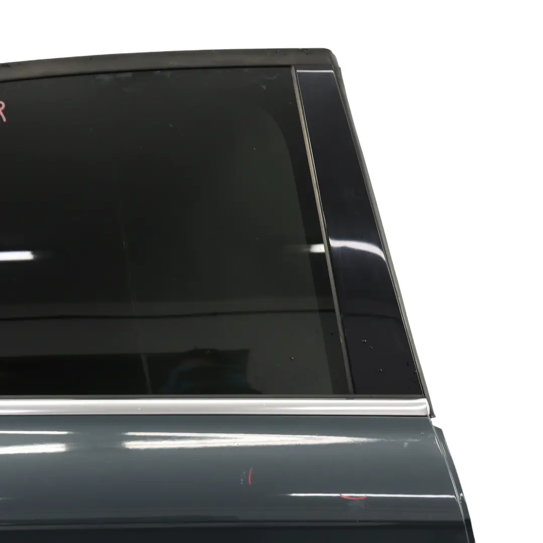 Puerta Trasera Derecha Meteor Grey Gris Perlado - Z7H para Audi A4 B8 Limousine con número de pieza 8K5833052D Audi A4 B8 Limousine Puerta Trasera Derecha Meteor Grey Gris Perlado - Z7H - SKU 8K5833052D-MGR - Número de pieza 8K5833052D